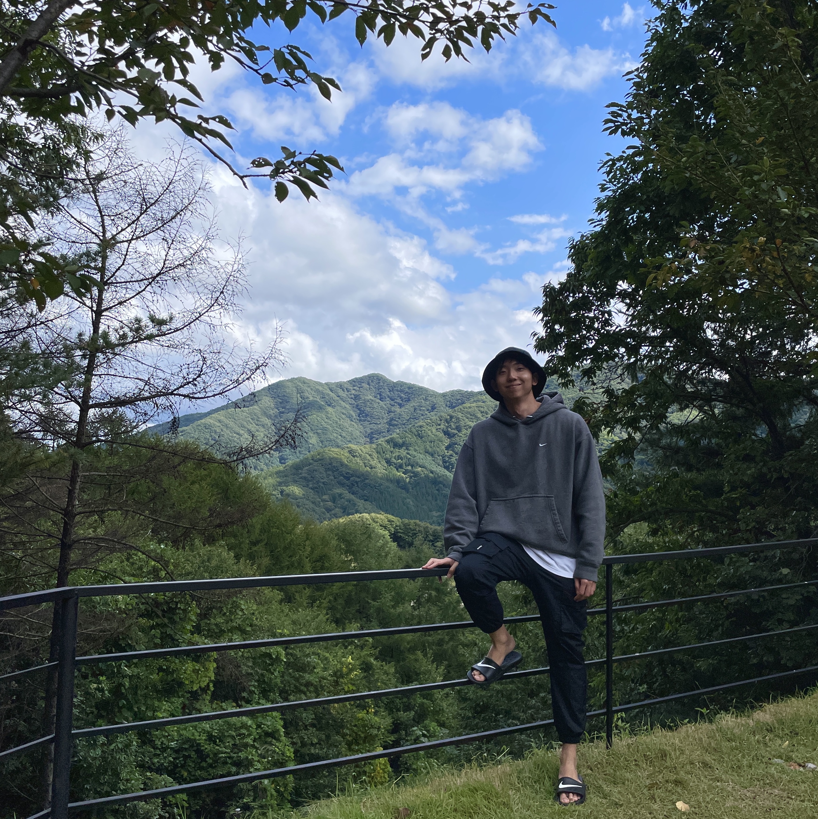 Nike M NRG Hoodie Wash Charcoal Heather, Nike x Stussy NRG FL Storm-Fit Bucket Hat Black 착용 스타일