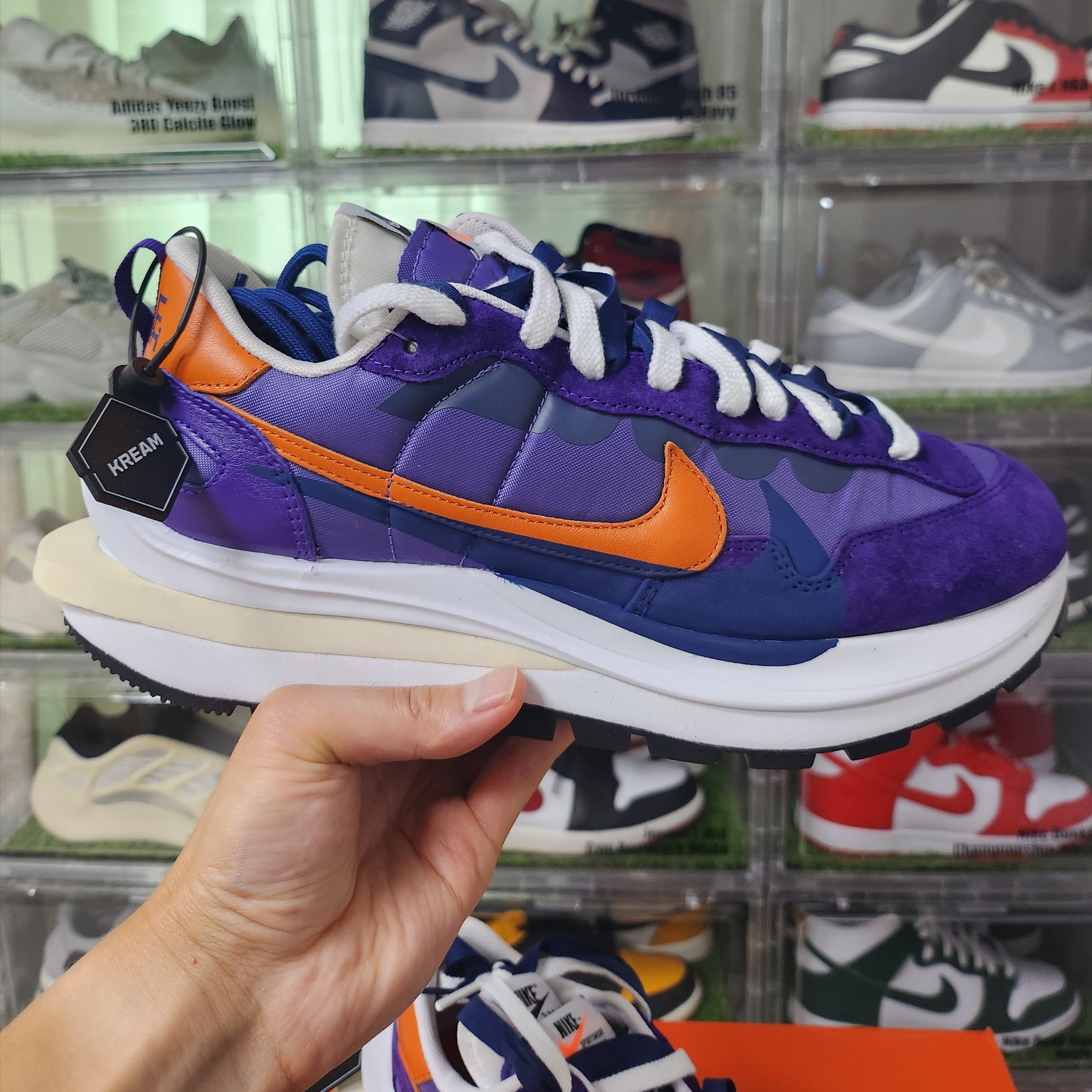 Nike x Sacai VaporWaffle Dark Iris 착용 스타일 - 2