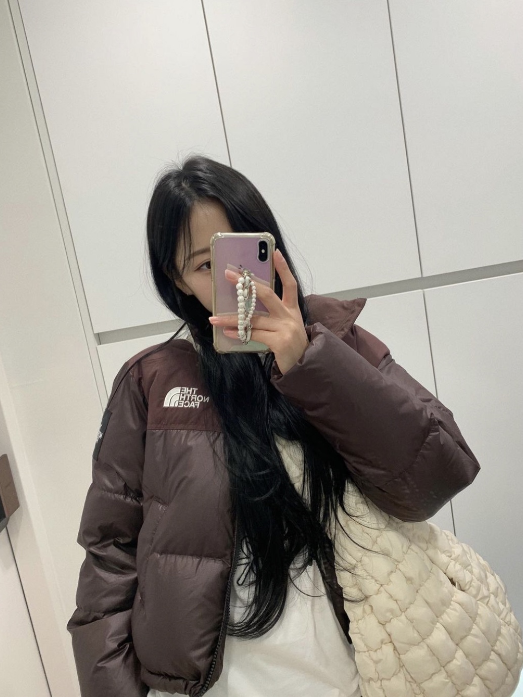 (W) The North Face White Label Novelty Nuptse Down Jacket Cocoa Brown, (W) The North Face White Label Novelty Nuptse Down Jacket Black 착용 스타일