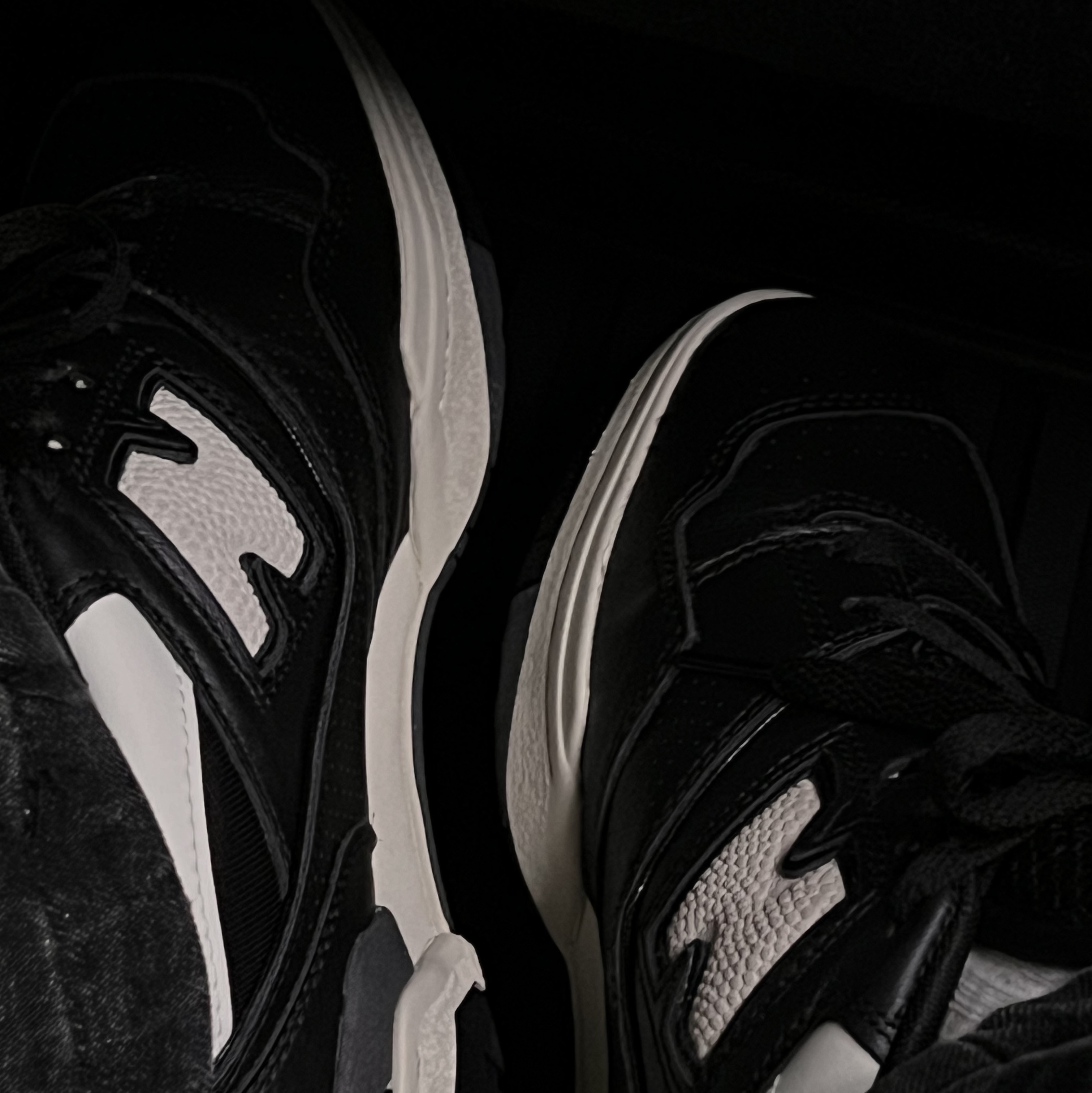 New Balance 550 Black Grey - 2E Wide 착용 스타일