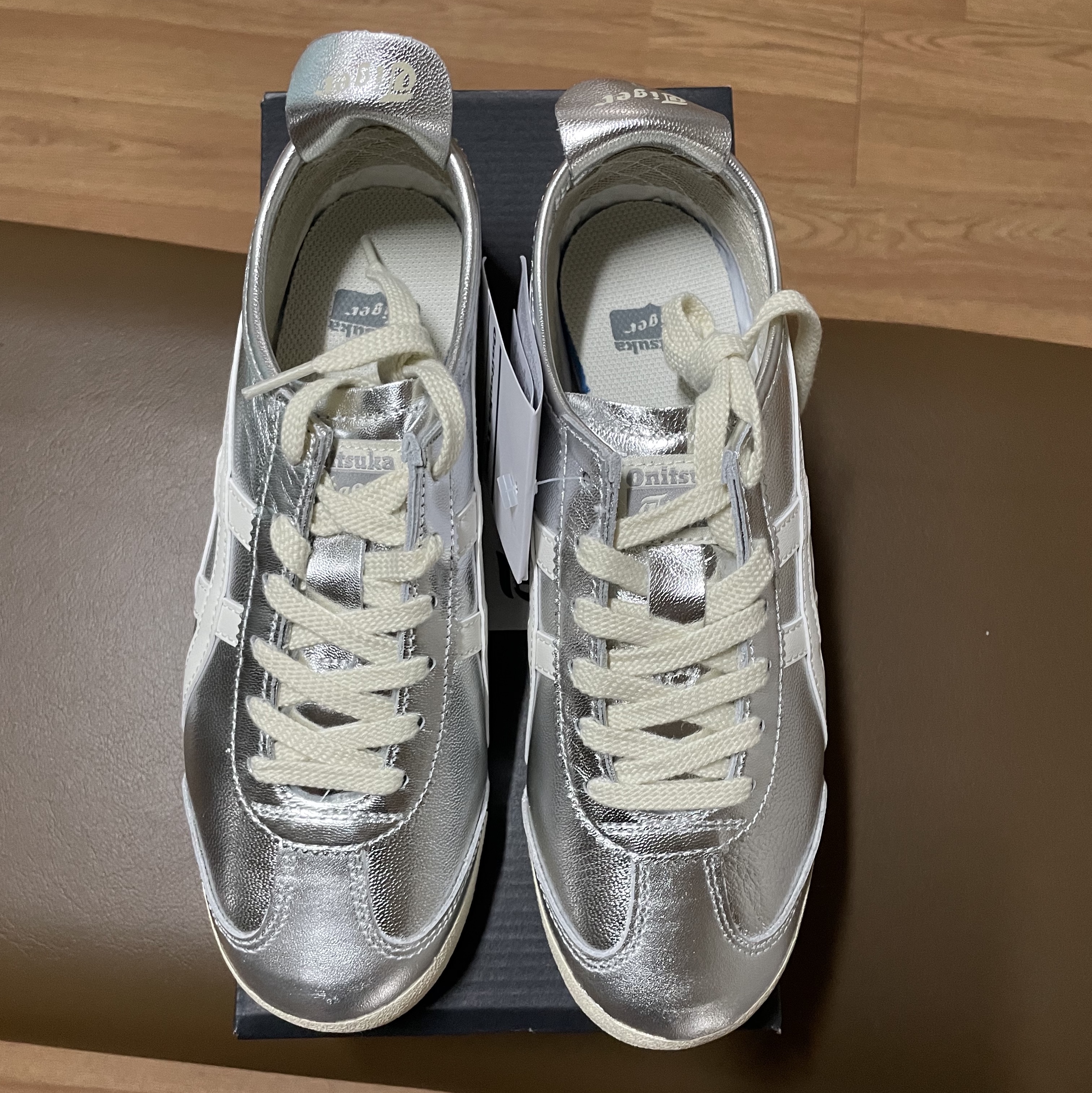 Onitsuka Tiger Mexico 66 White Silver 착용 스타일