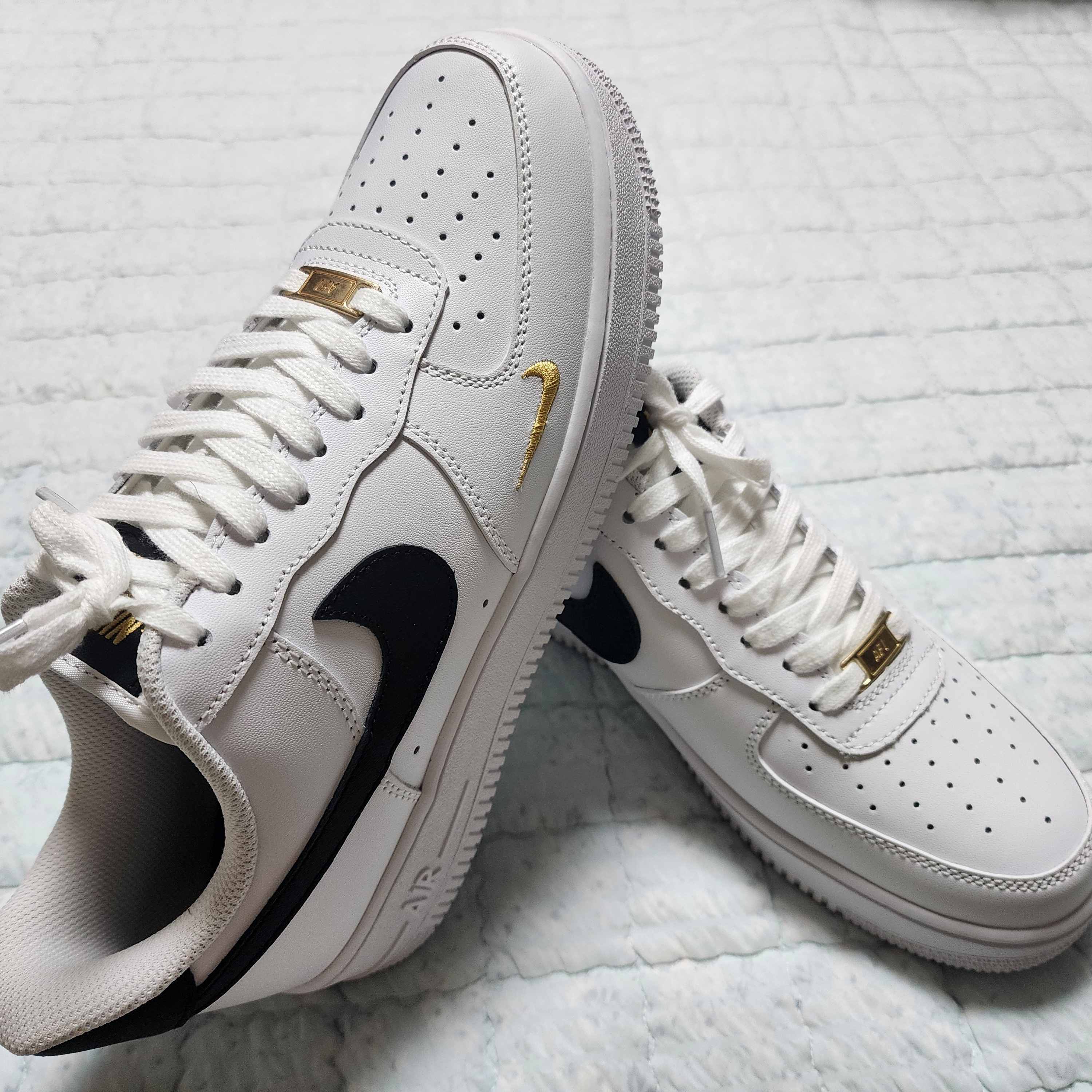 (W) Nike Air Force 1 '07 Essential White Black 착용 스타일 - 3