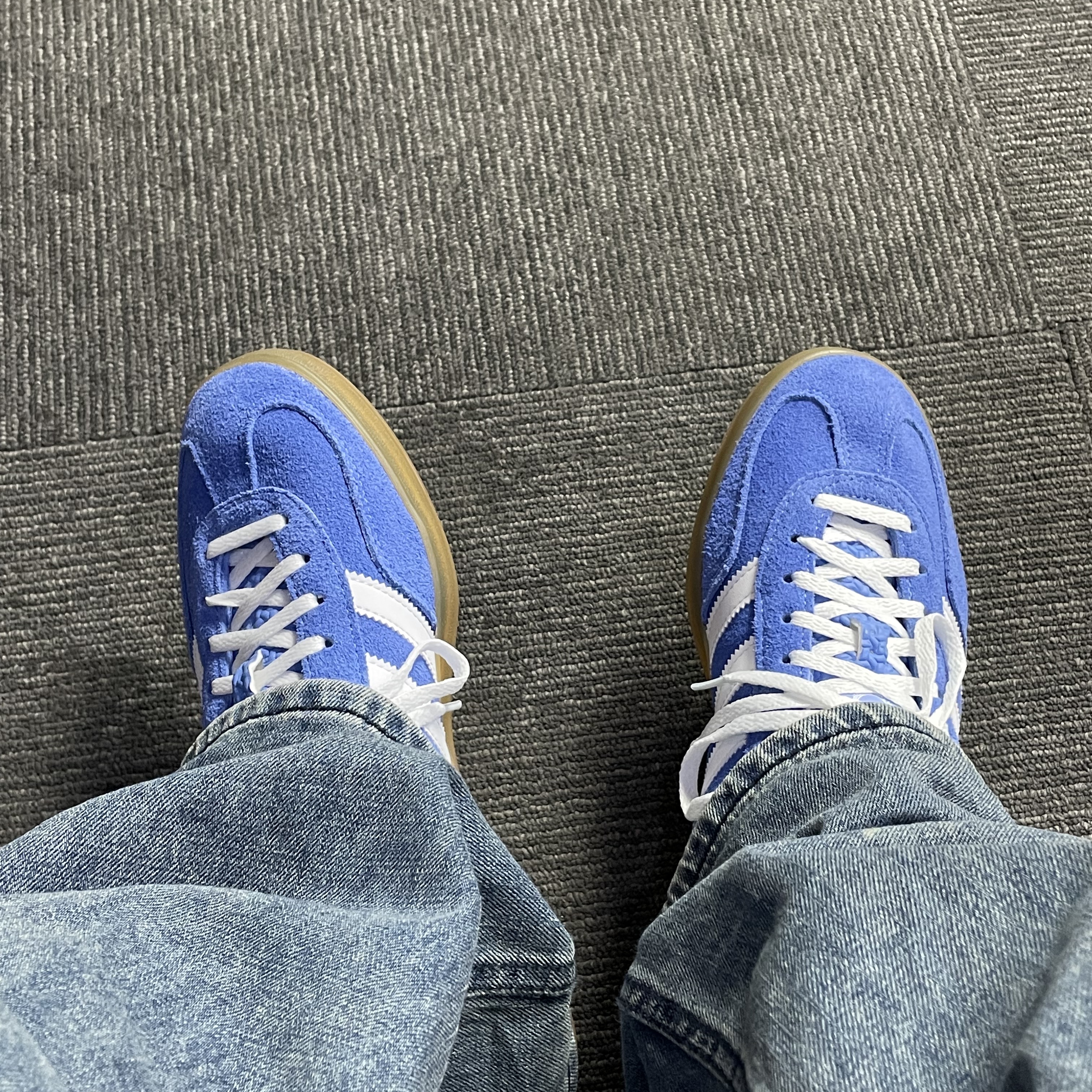 (W) Adidas Gazelle Indoor Blue Fusion Cloud White 착용 스타일