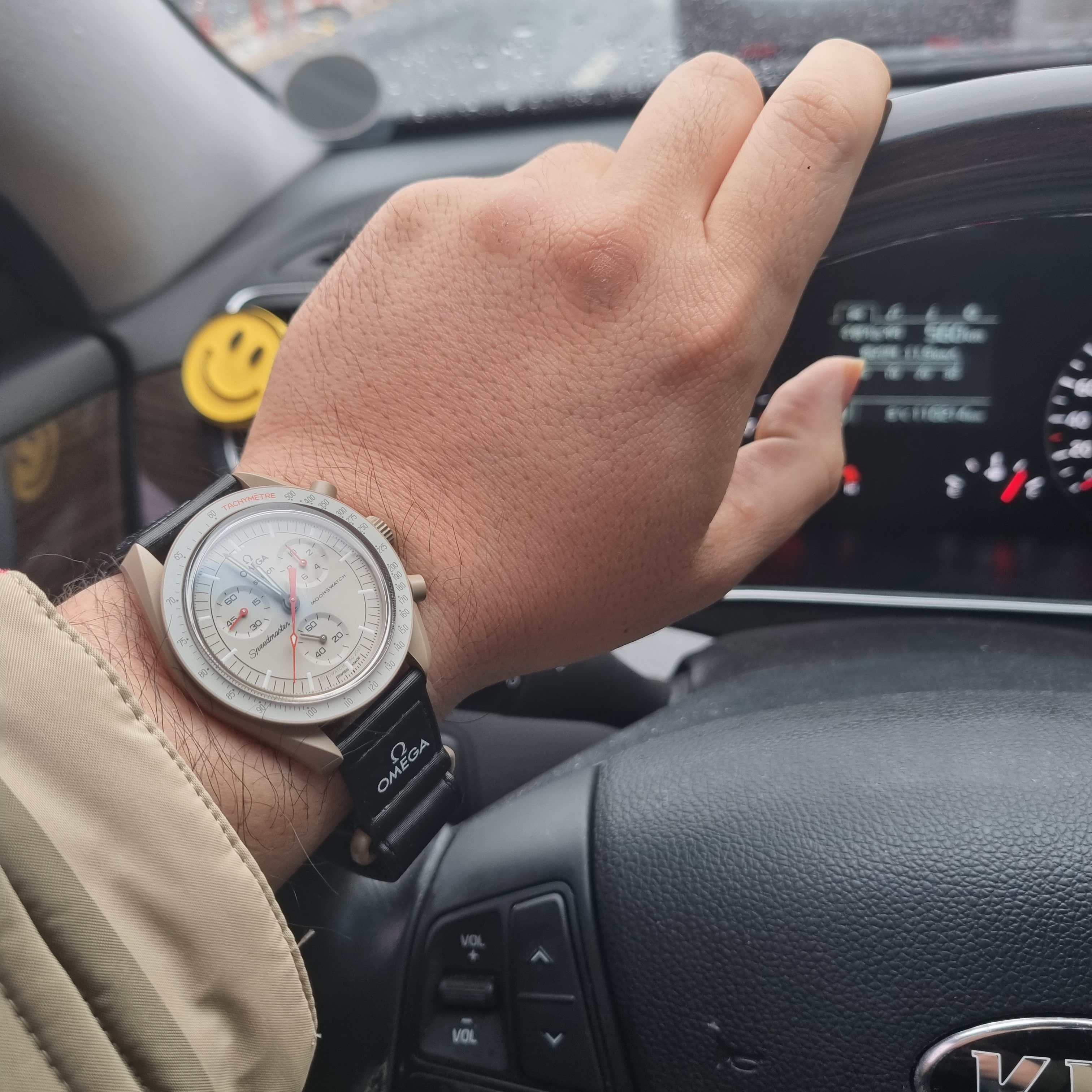 Swatch x Omega Bioceramic MoonSwatch Mission To Jupiter 착용 스타일 - 1