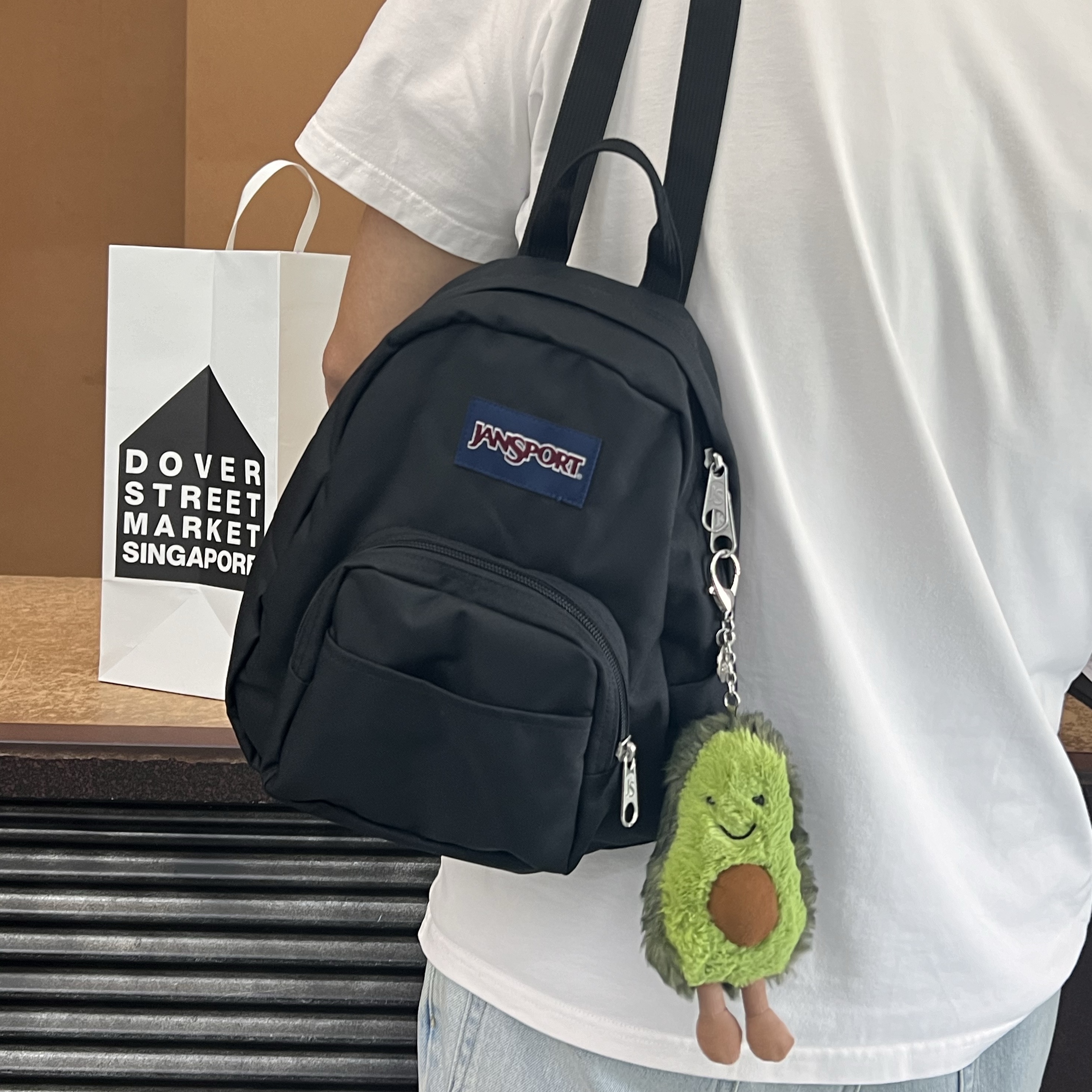 Jellycat Amuseable Avocado Bag Charm Green, Jansport Half Pint Mini Backpack Black 착용 스타일 - 3