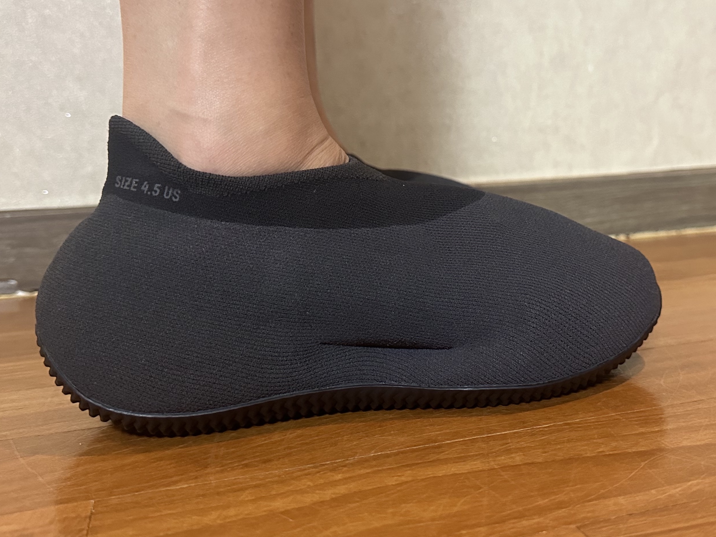 Adidas Yeezy Knit RNR Fade Onyx 착용 스타일 - 5