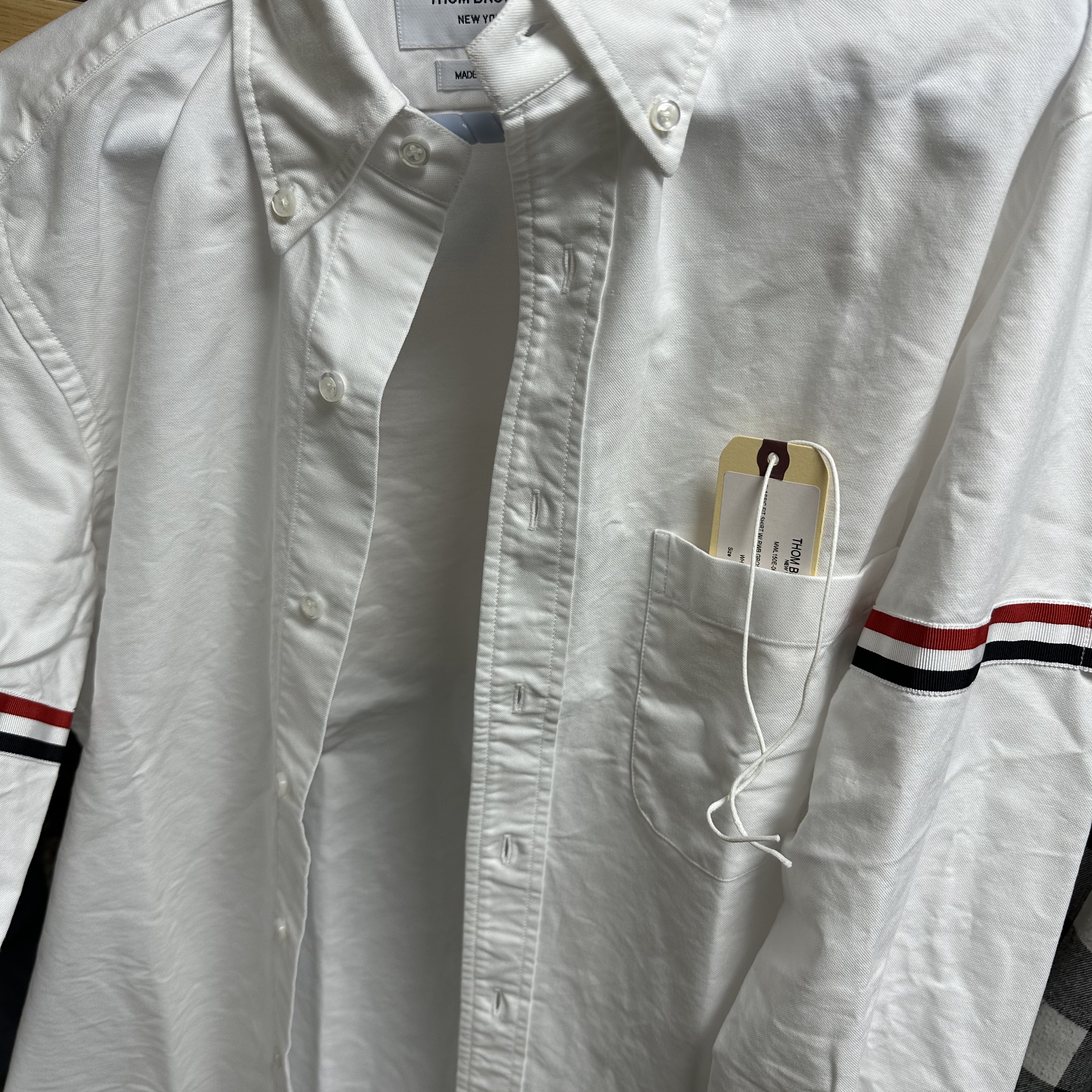 Thom Browne Oxford Striped Grosgrain Armband Classic Shirt White 착용 스타일