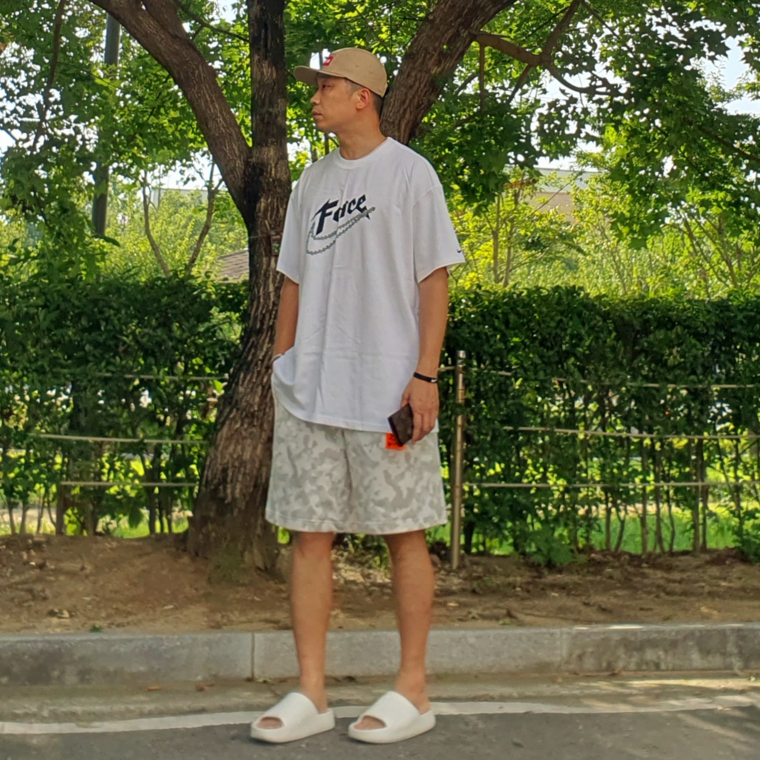 Nike Calm Slide Sail, Supreme Military Camp Cap Khaki - 20SS 착용 스타일 - 2