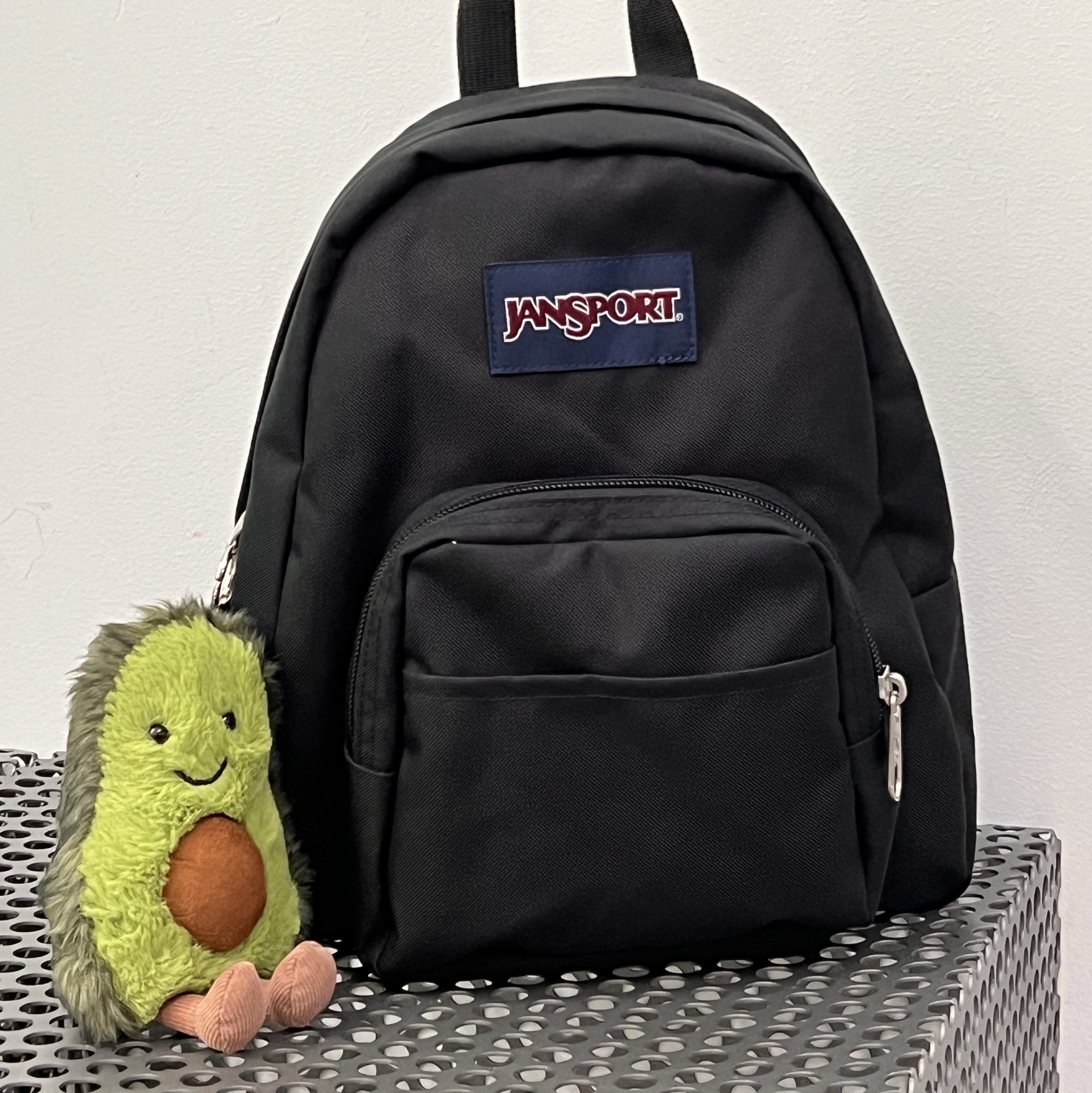 Jellycat Amuseable Avocado Bag Charm Green, Jansport Half Pint Mini Backpack Black 착용 스타일 - 2