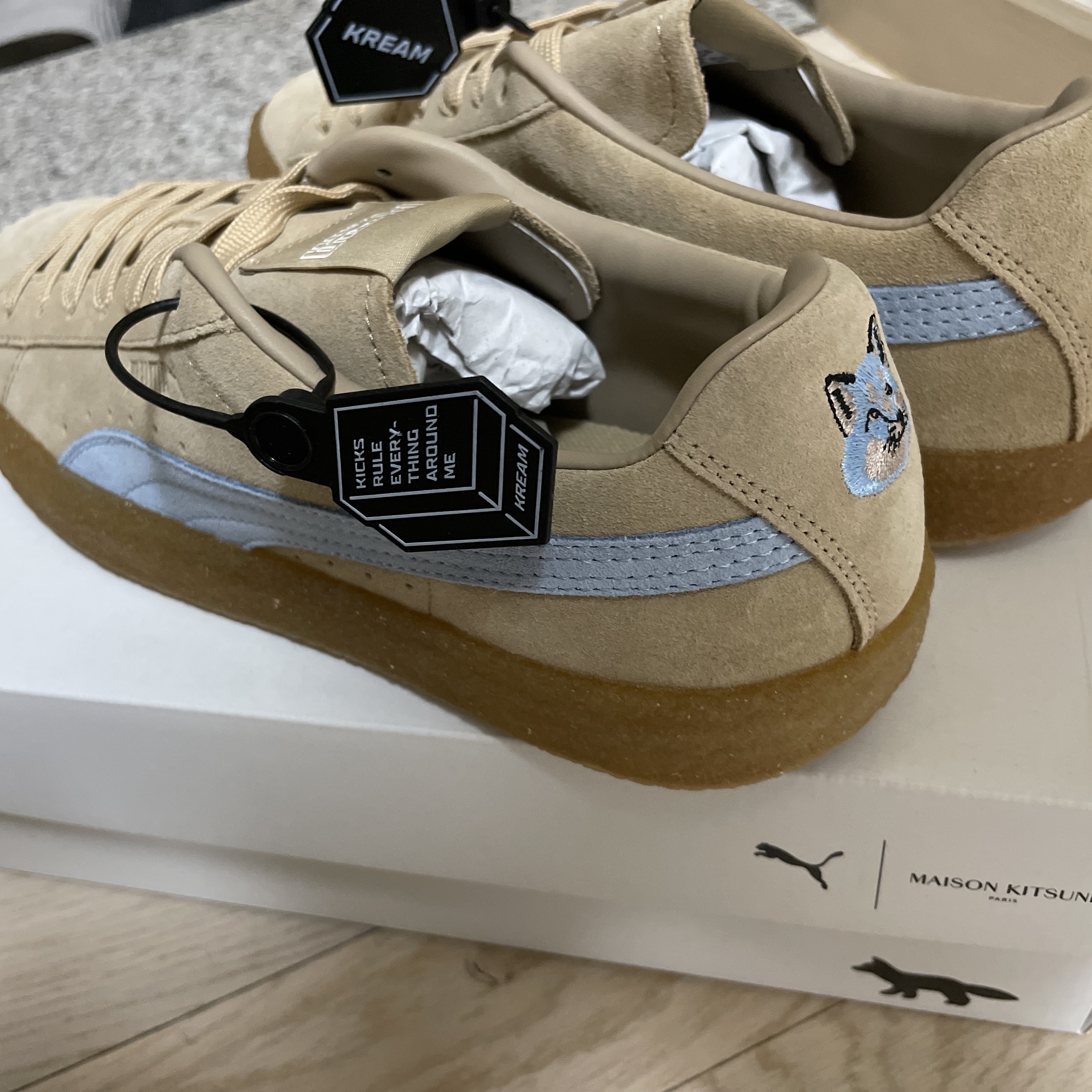 Puma x Maison Kitsune Suede Crepe Travertine 착용 스타일
