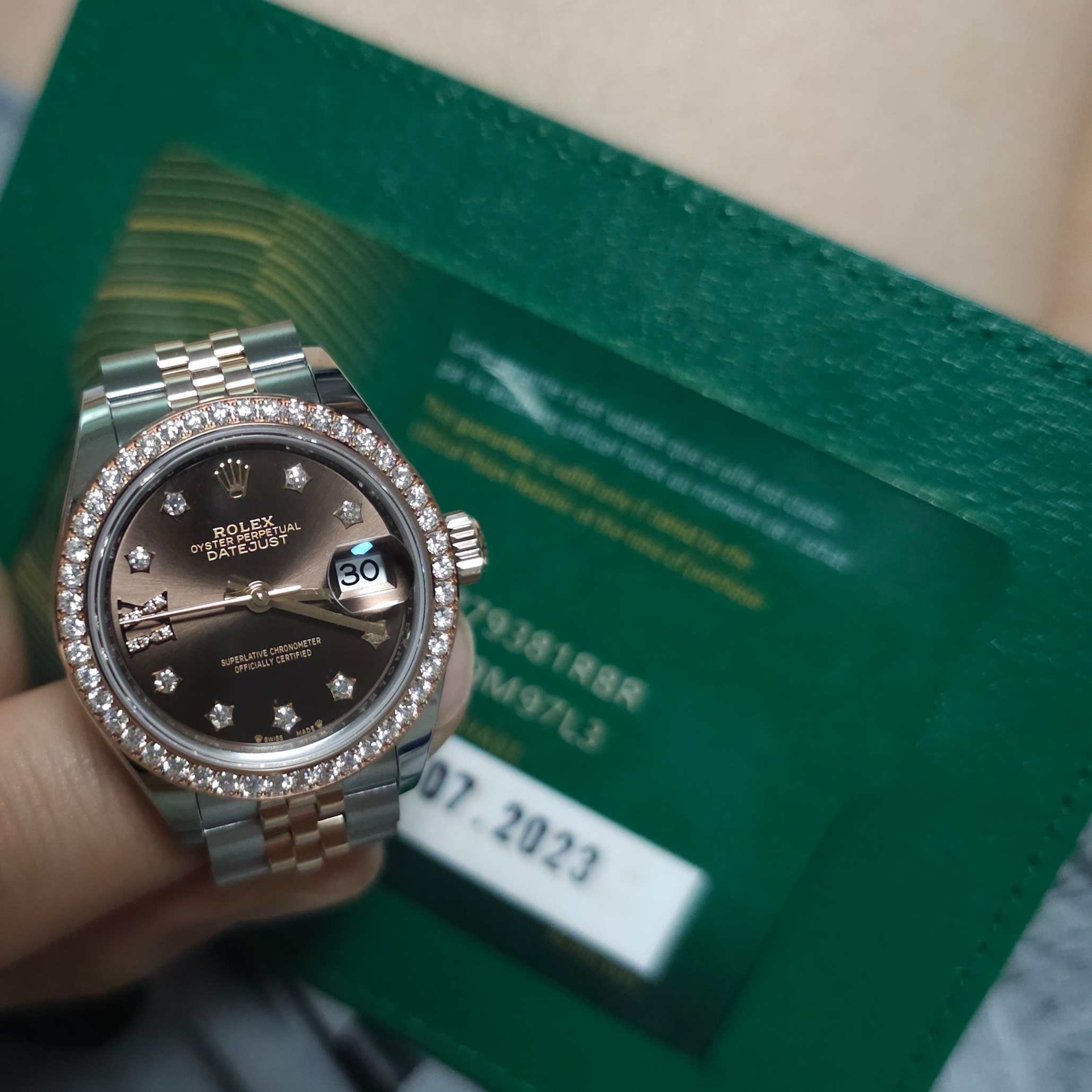 Rolex Lady-Datejust 28mm 279381RBR Chocolate Roman Diamond-Set Jubilee 착용 스타일 - 1
