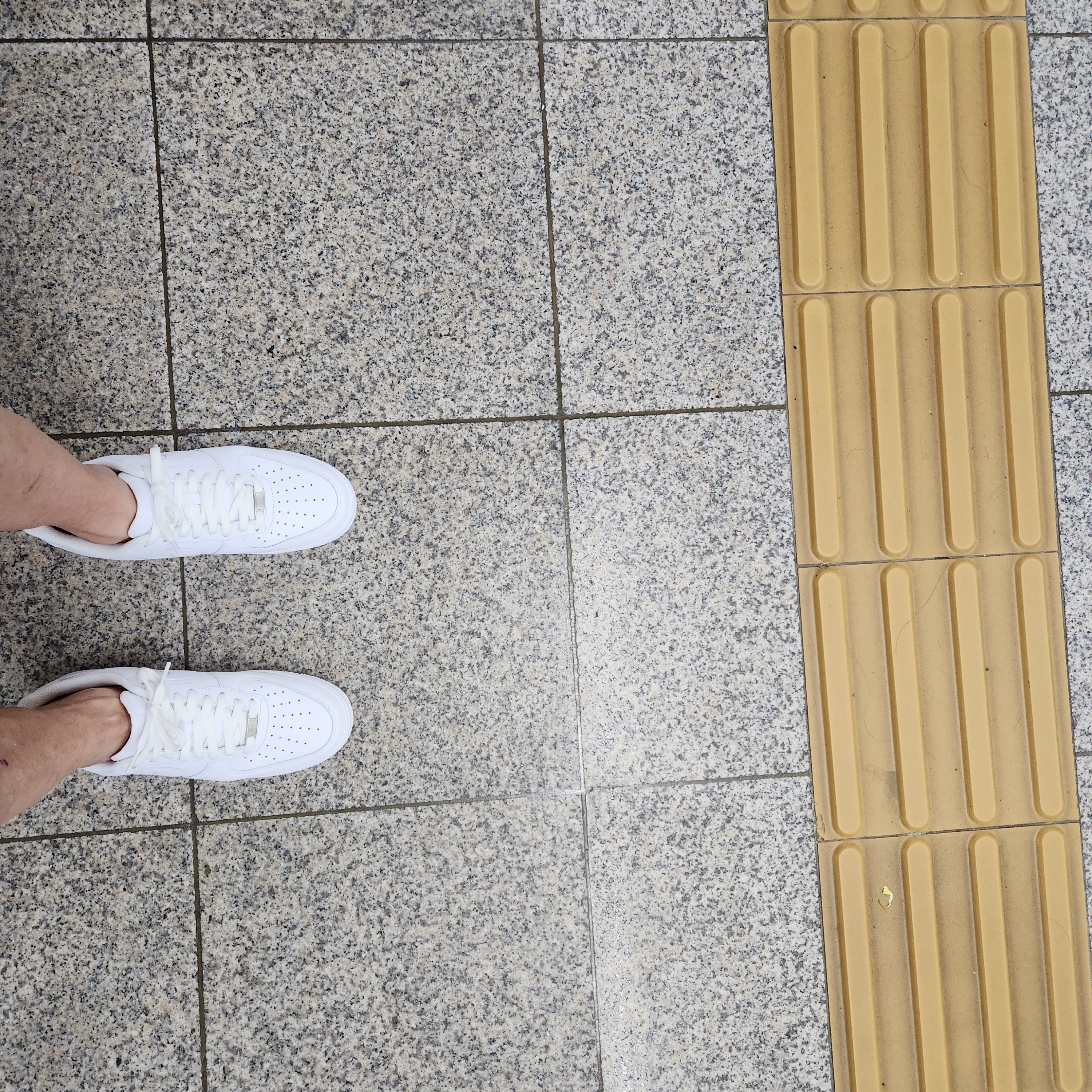 Nike Air Force 1 '07 Low White 착용 스타일