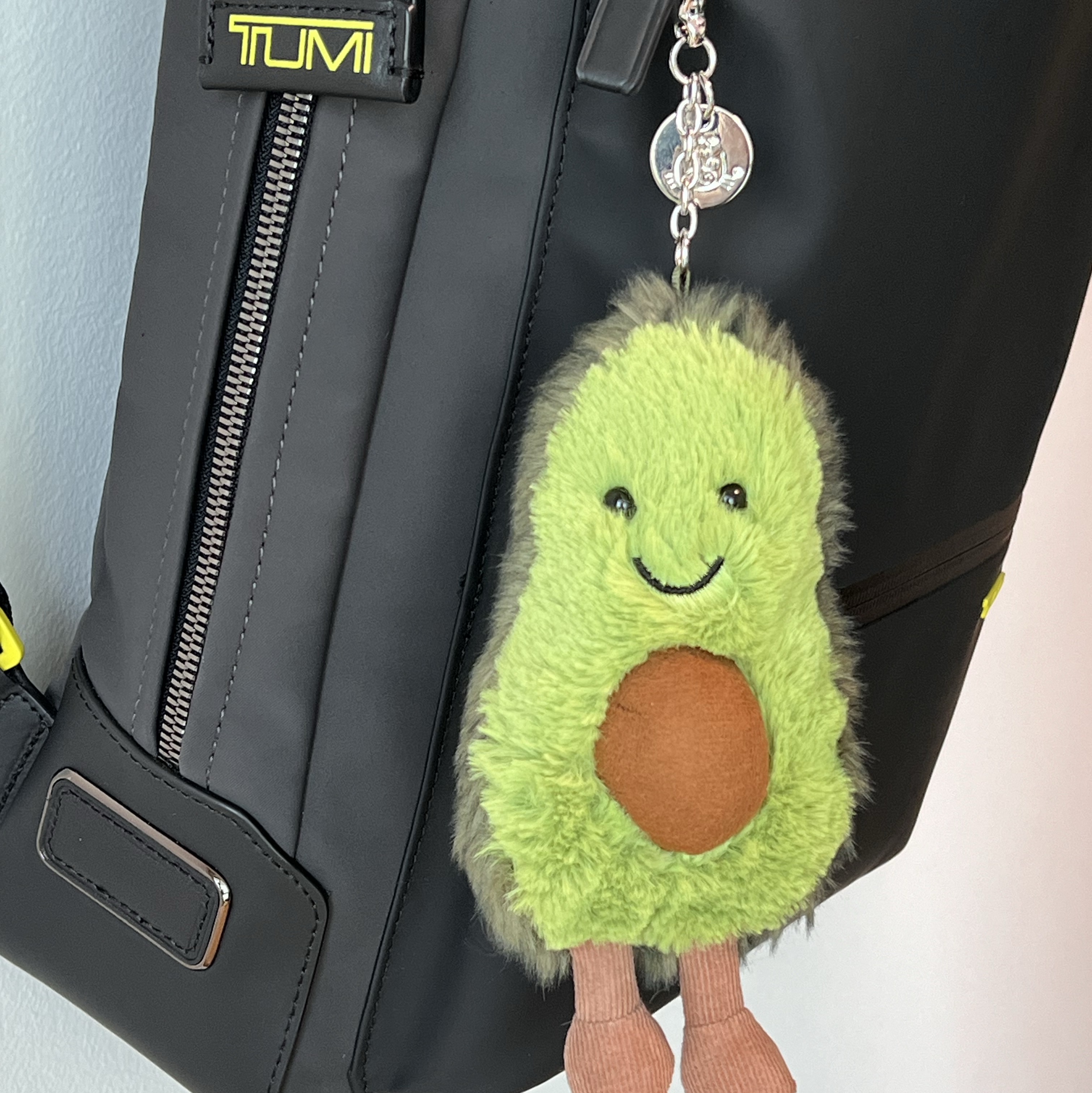 Jellycat Amuseable Avocado Bag Charm Green, Jansport Half Pint Mini Backpack Black 착용 스타일 - 2