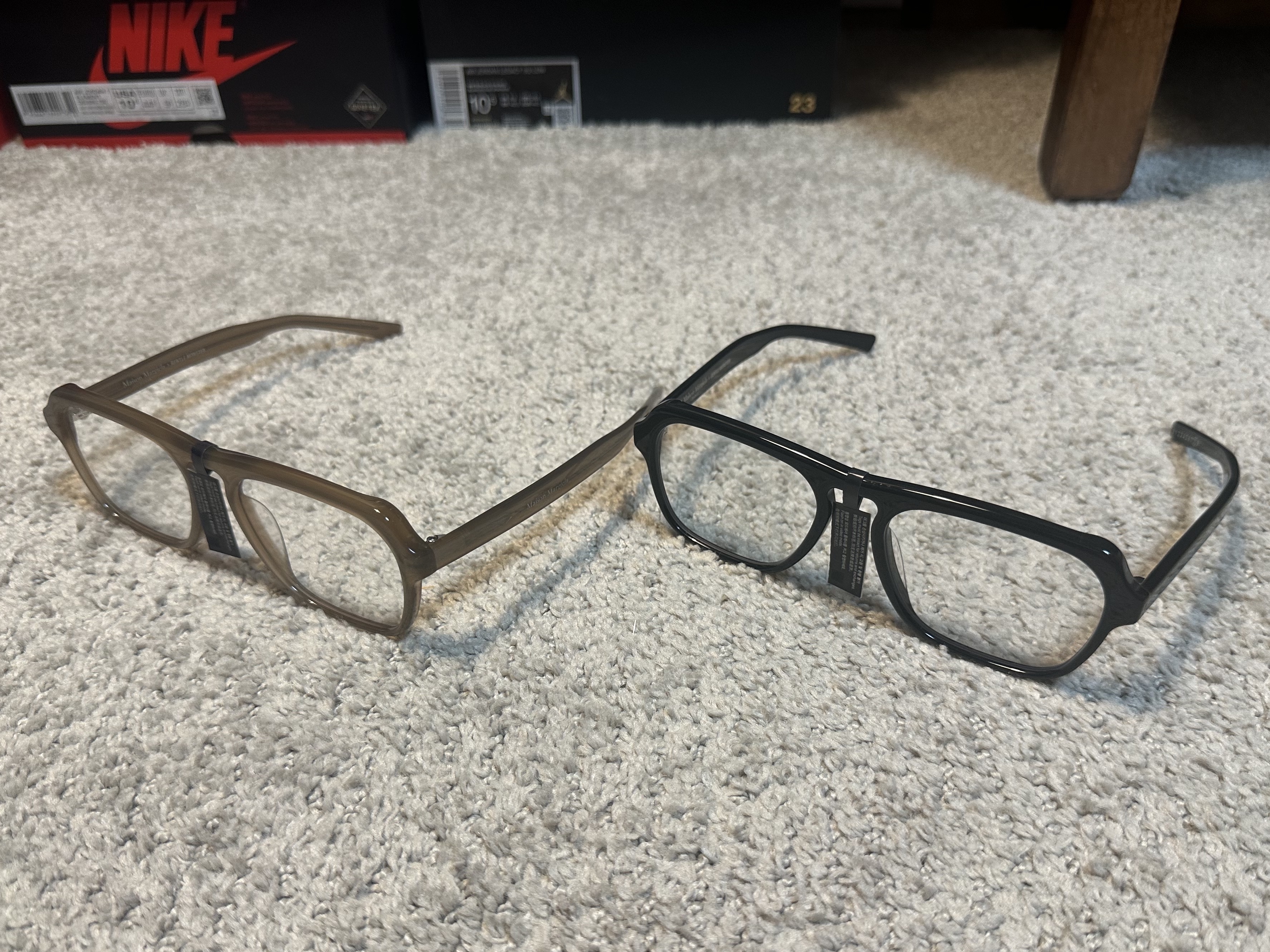 Gentle Monster x Maison Margiela MM011 Clear Black, Gentle Monster x Maison Margiela MM011 Clear Brown 착용 스타일 - 2