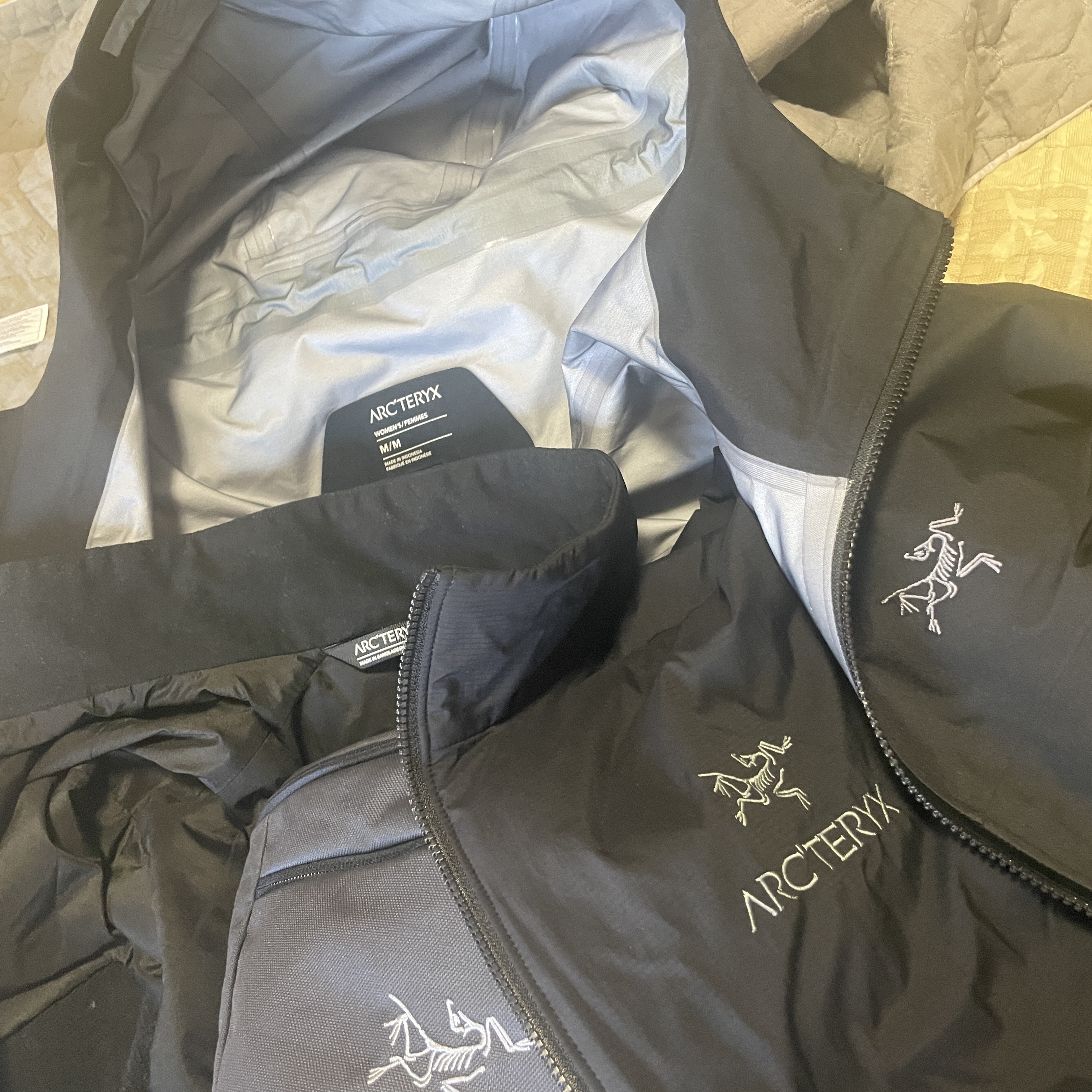 Arc'teryx Gamma MX Hoody Black, Arc'teryx Atom LT Hoody Black 착용 스타일 - 2