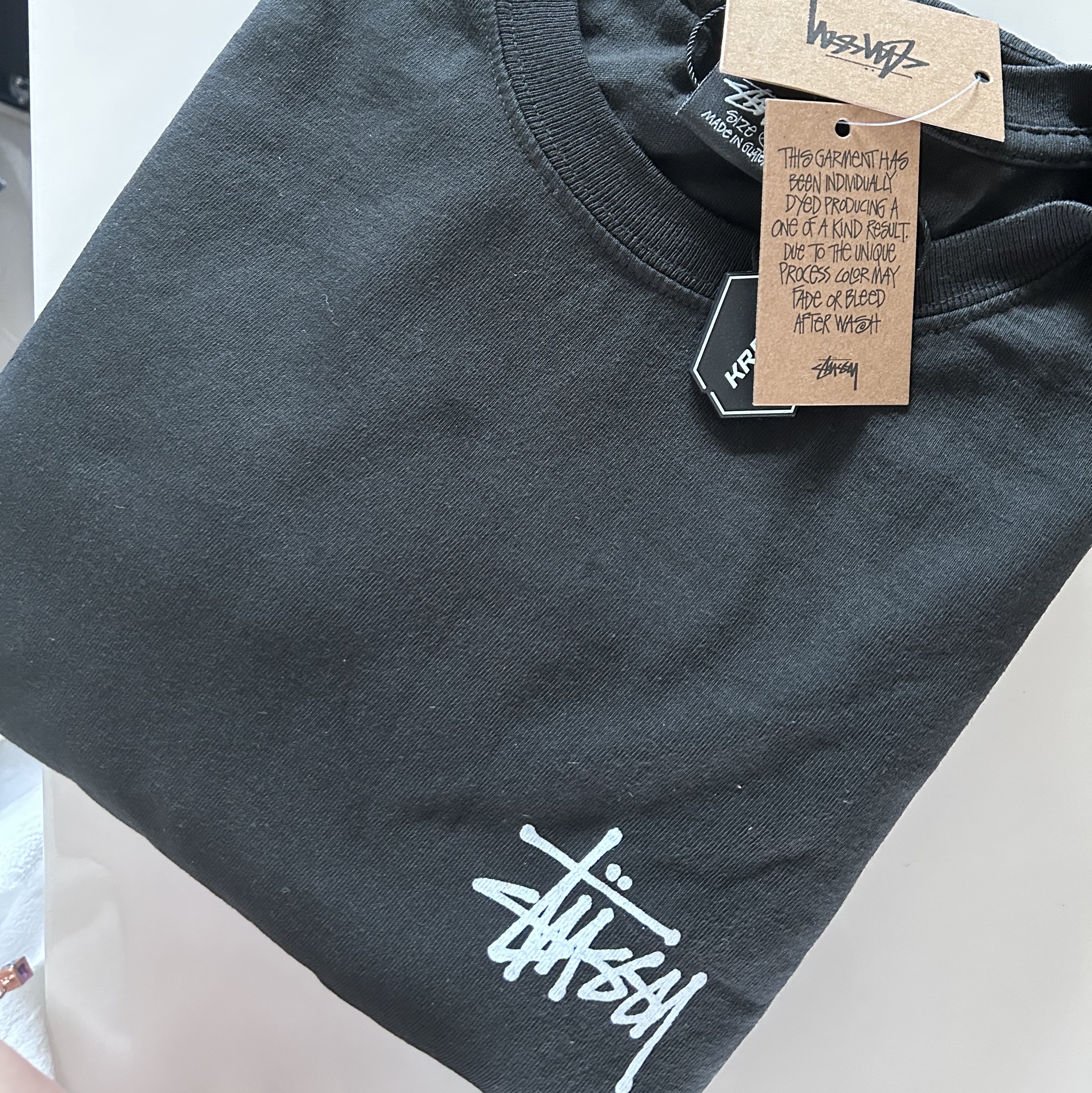 Stussy Withered Flower T-Shirt Black 착용 스타일