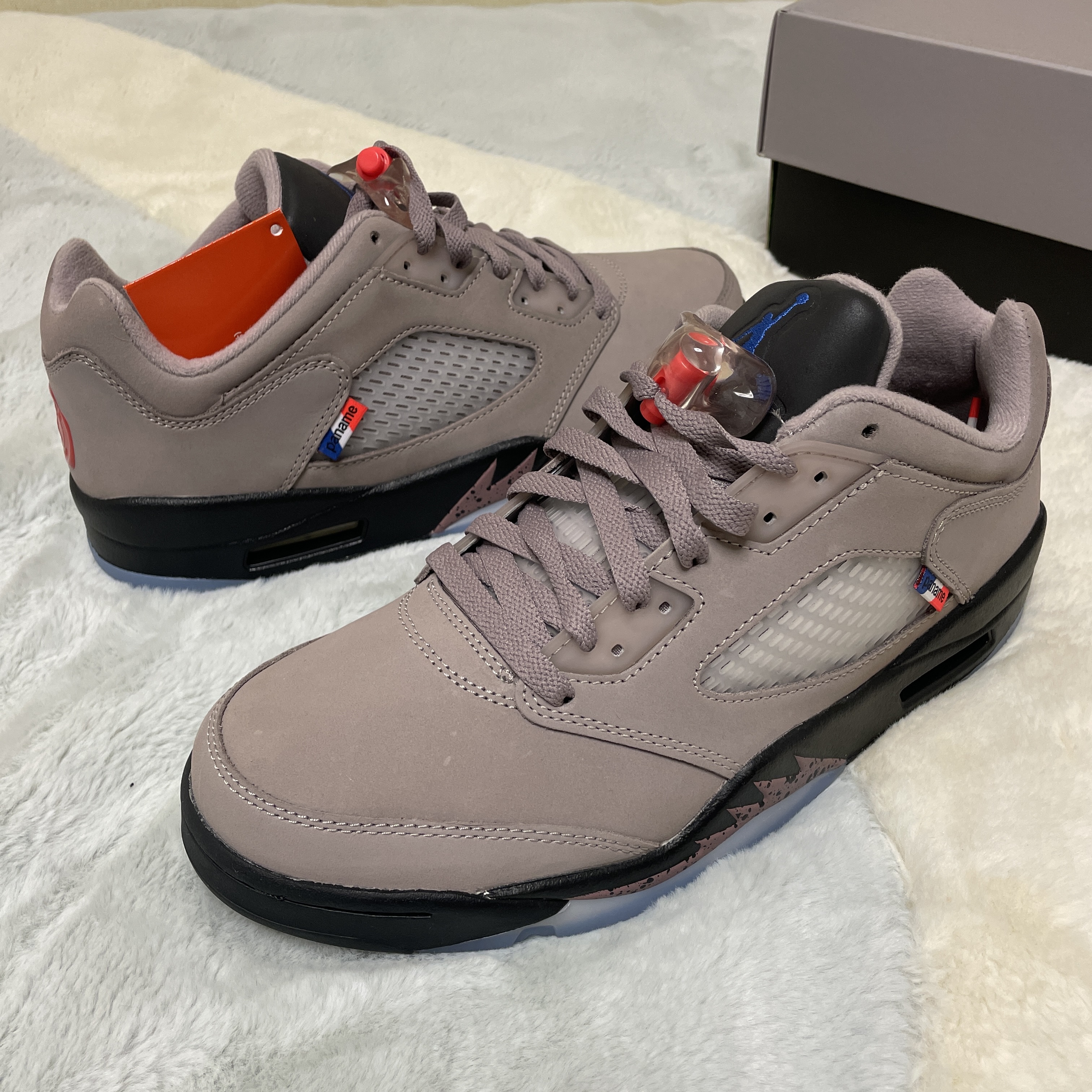 Jordan 5 x Paris Saint-Germain Retro Low 착용 스타일