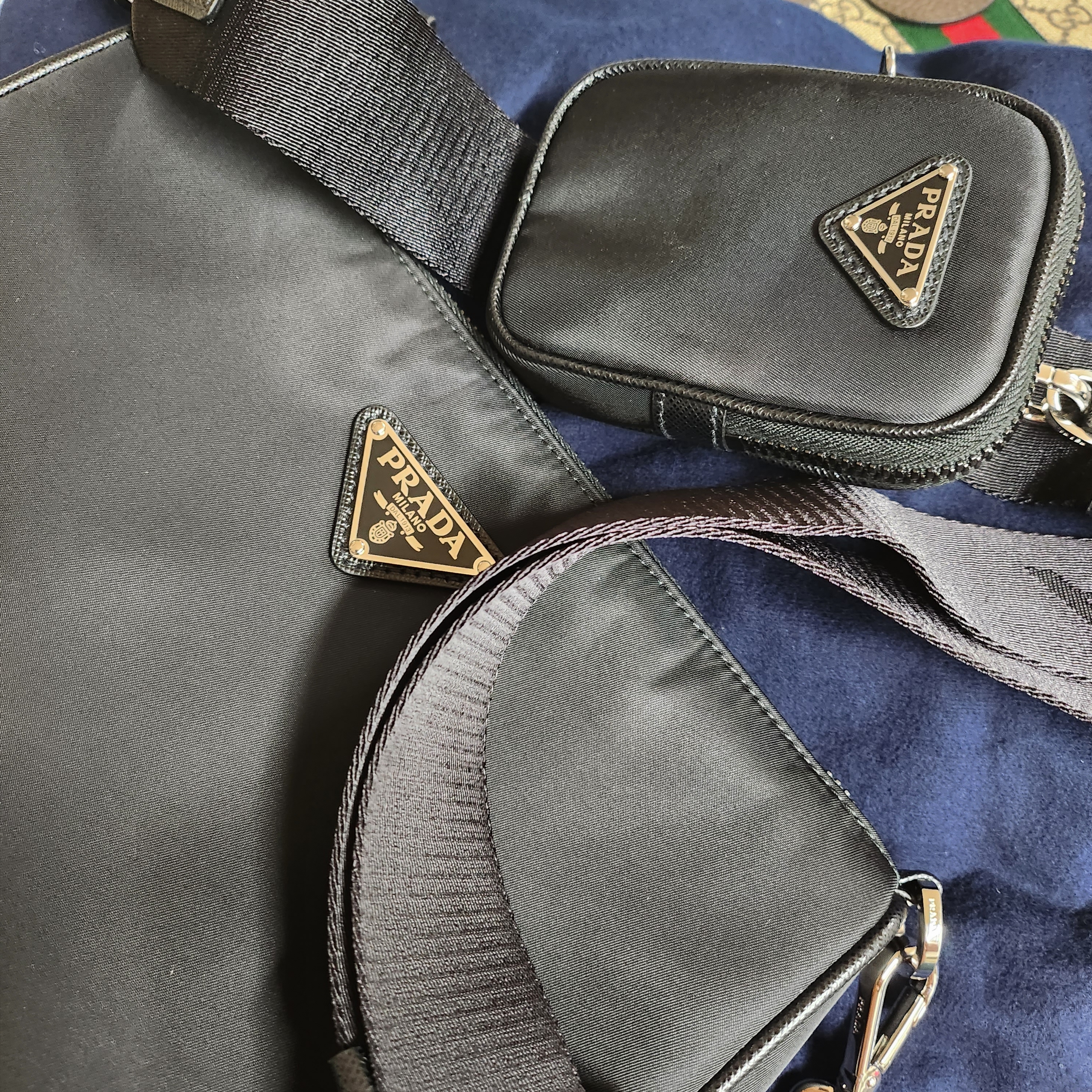 Prada Re-Nylon and Saffiano Leather Shoulder Bag Black 착용 스타일