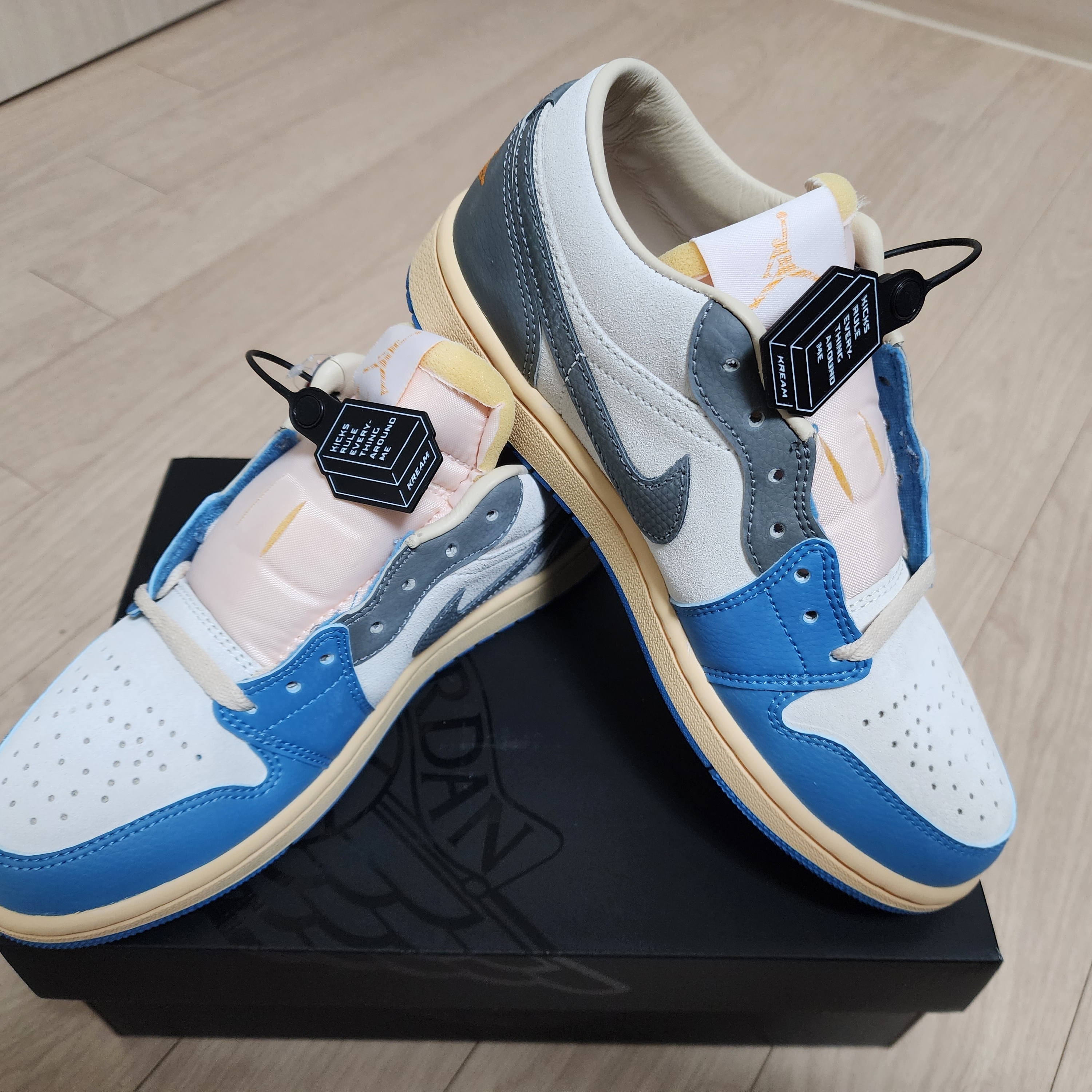 Jordan 1 Low SE Tokyo 96 착용 스타일