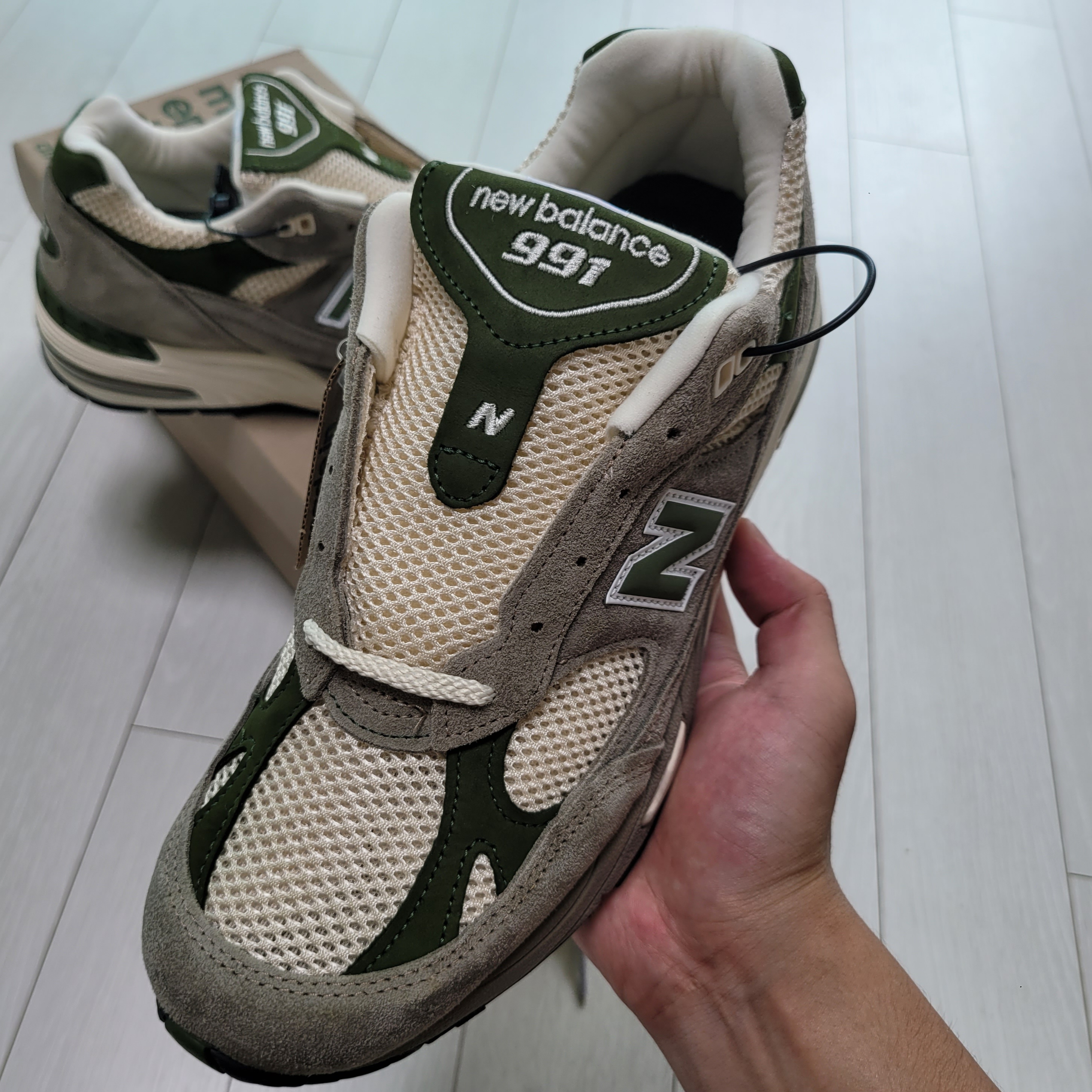 New Balance x Aime Leon Dore 991 Made in UK Grey 착용 스타일 - 3