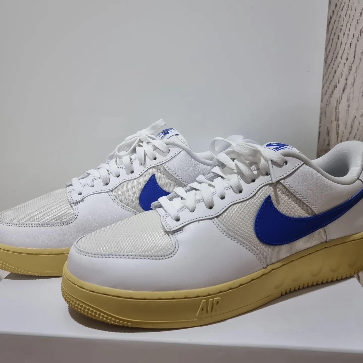 Nike Air Force 1 Low Unity White Racer Blue 착용 스타일 - 2