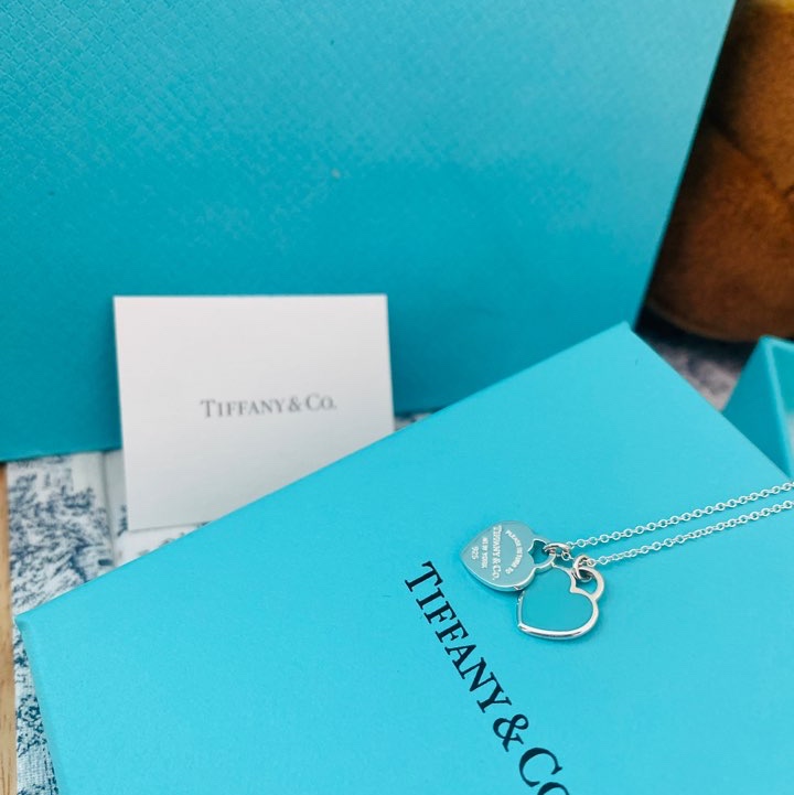 Tiffany & Co. Return To Tiffany Blue Double Heart Tag Pendant Mini Silver 착용 스타일