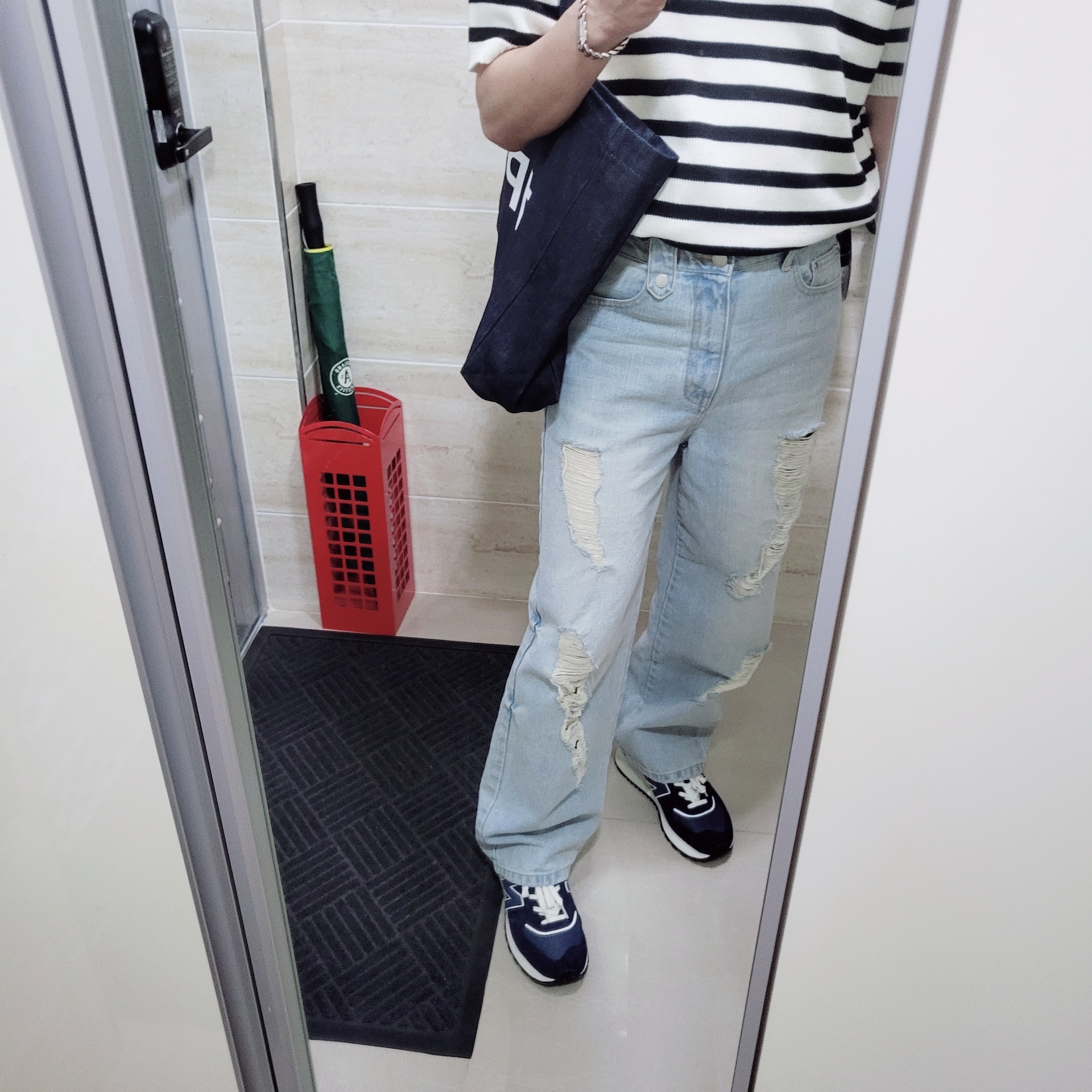 New Balance 574 Legacy Navy 착용 스타일