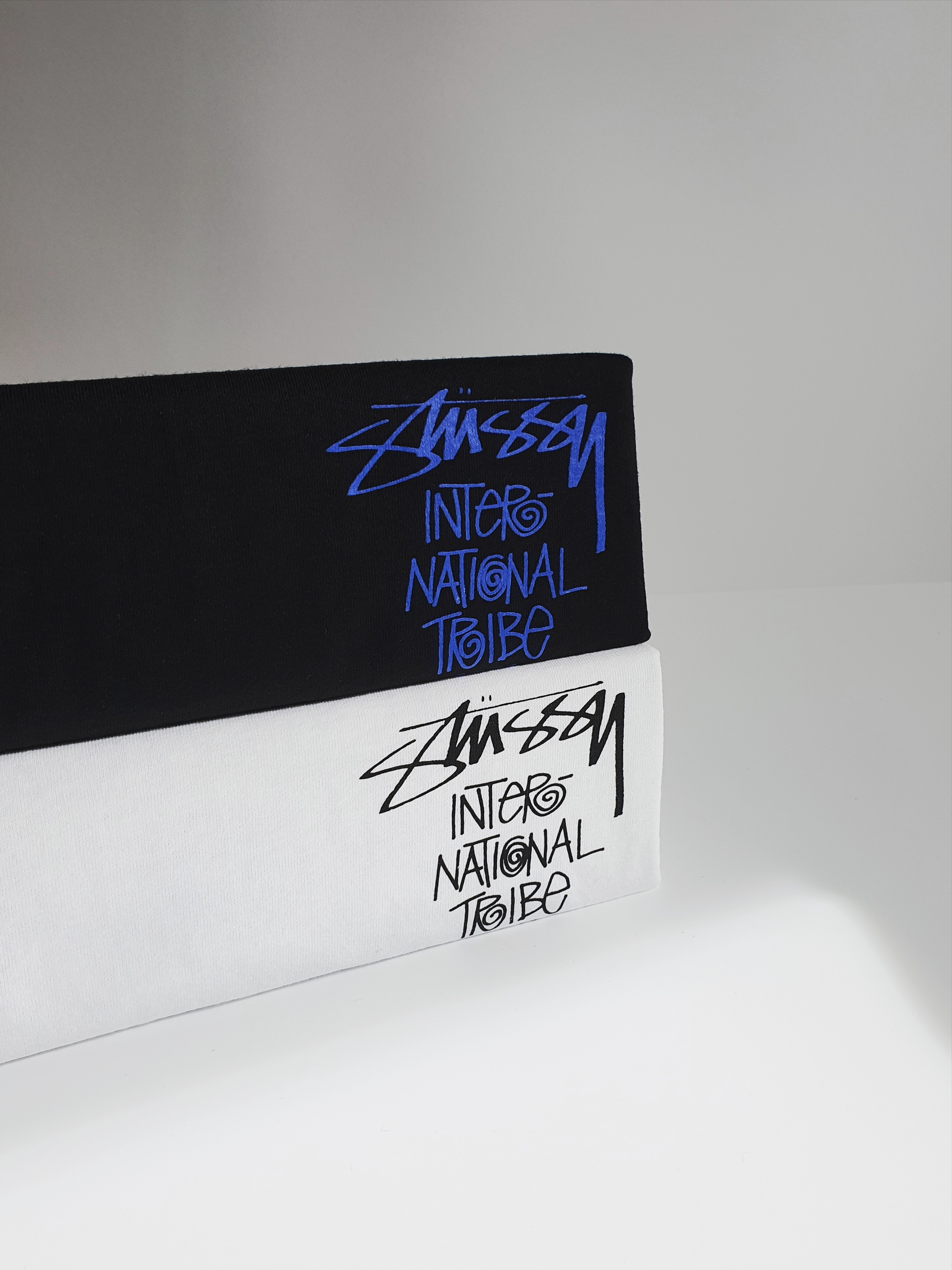 Stussy Tribe Stack T-Shirt Black, Stussy Tribe Stack T-Shirt White 착용 스타일