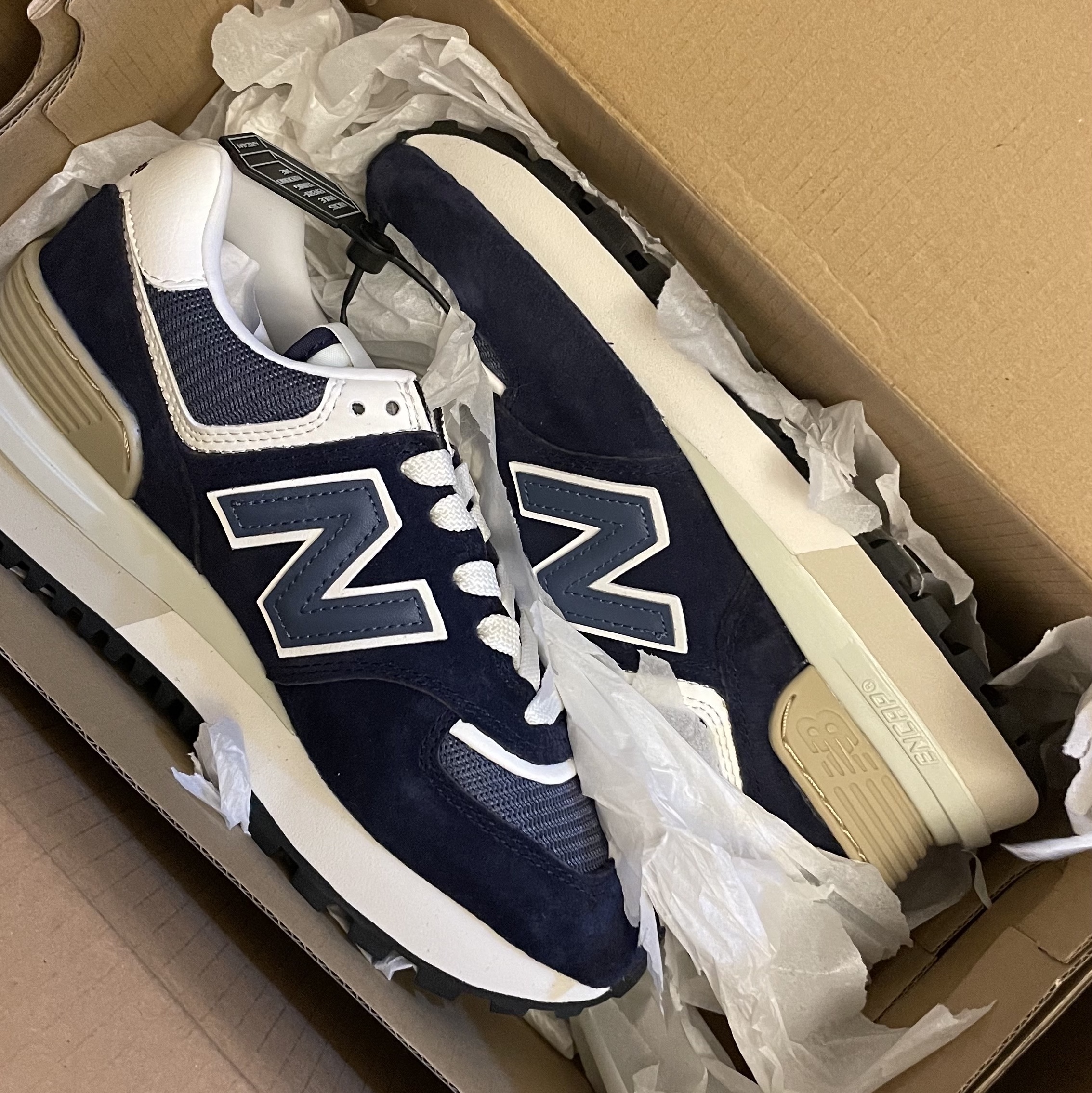 New Balance 574 Legacy Navy 착용 스타일