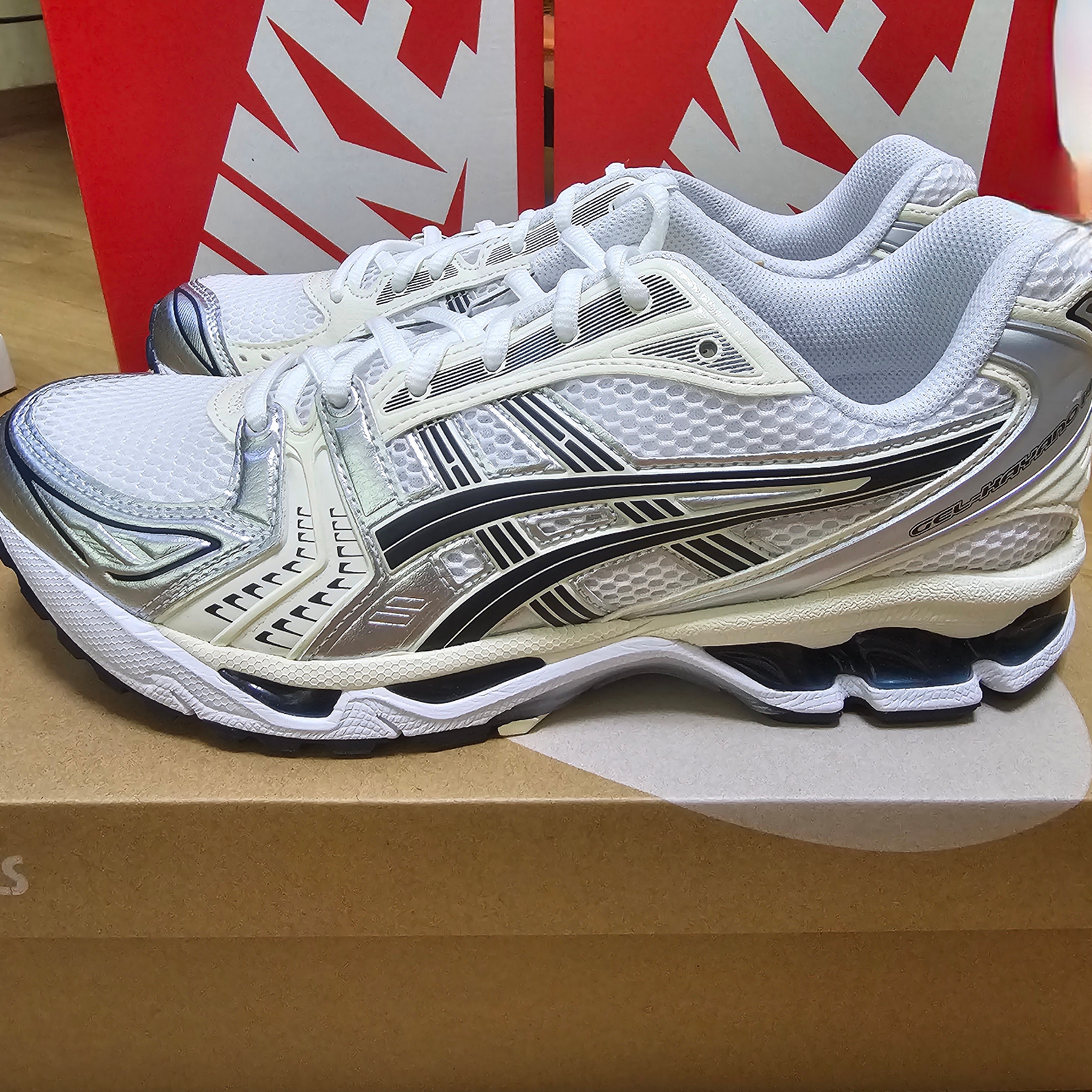 (W) Asics Gel-Kayano 14 White Midnight 착용 스타일 - 3