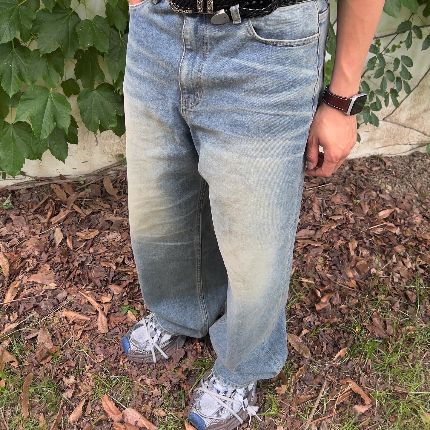 Balenciaga 3XL Sneakers Worn Out Grey White Blue, Our Legacy Ladon Brass Keychain Matte Nickel 착용 스타일 - 4
