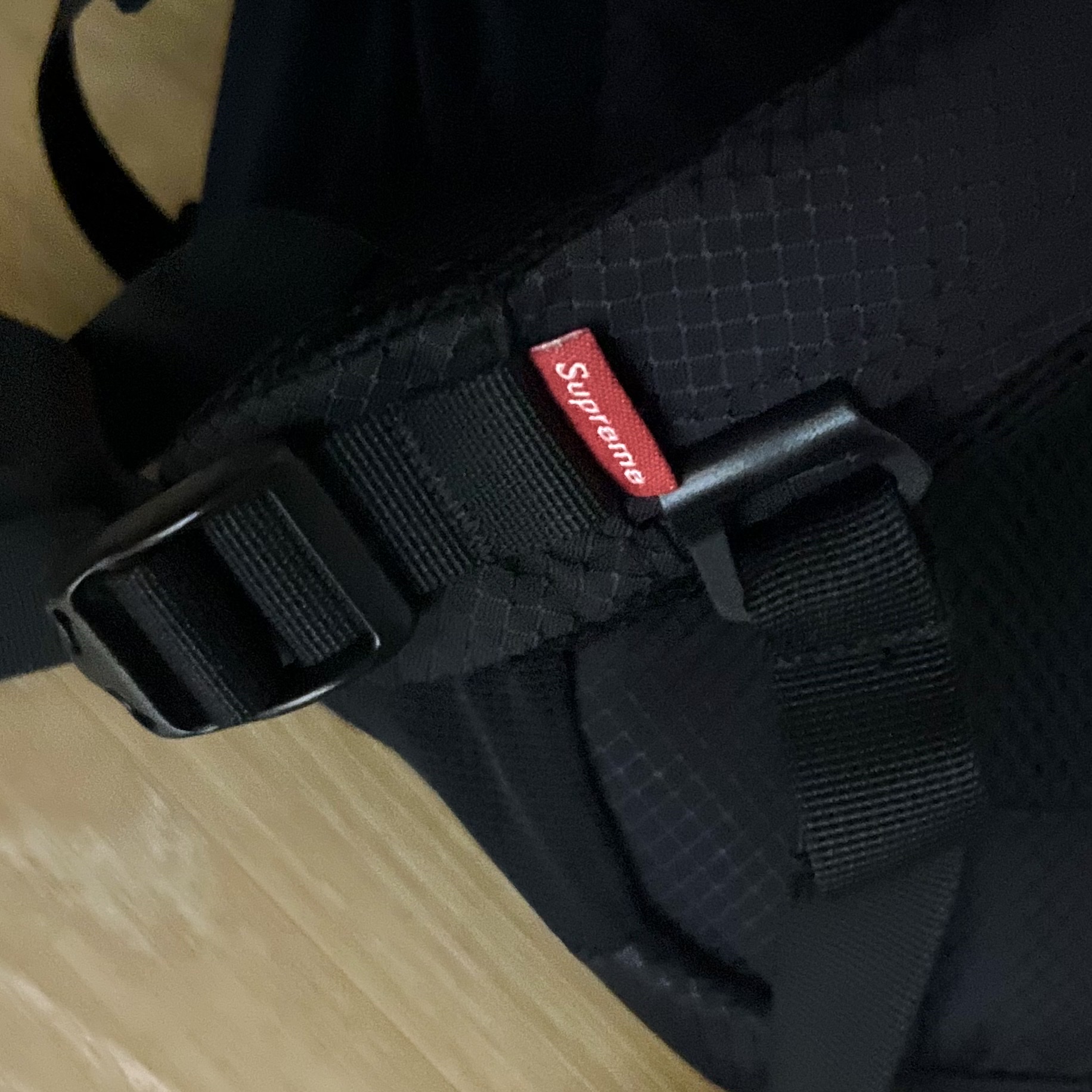 Supreme Backpack Black - 22SS 착용 스타일