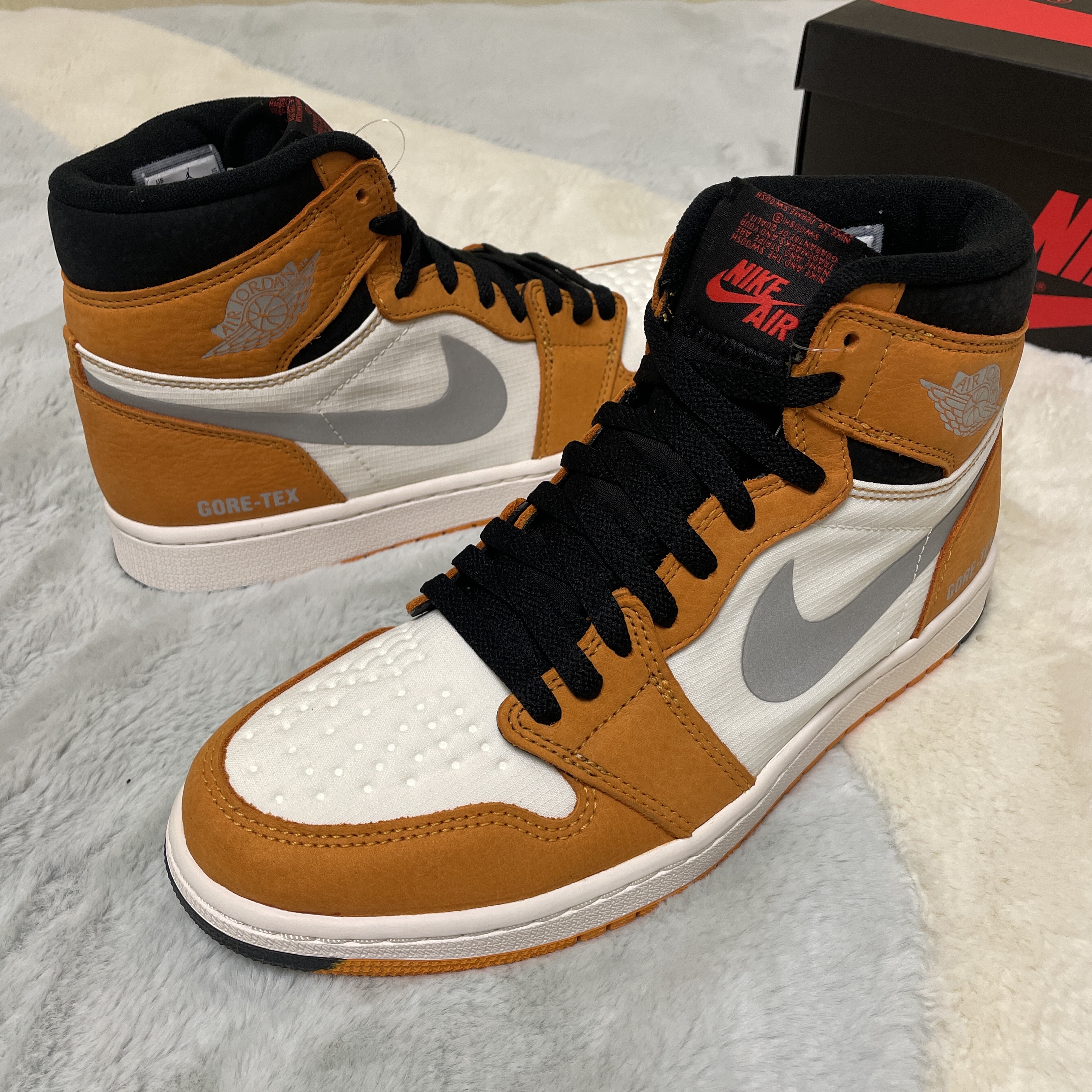 Jordan 1 Element Gore-Tex Light Curry 착용 스타일