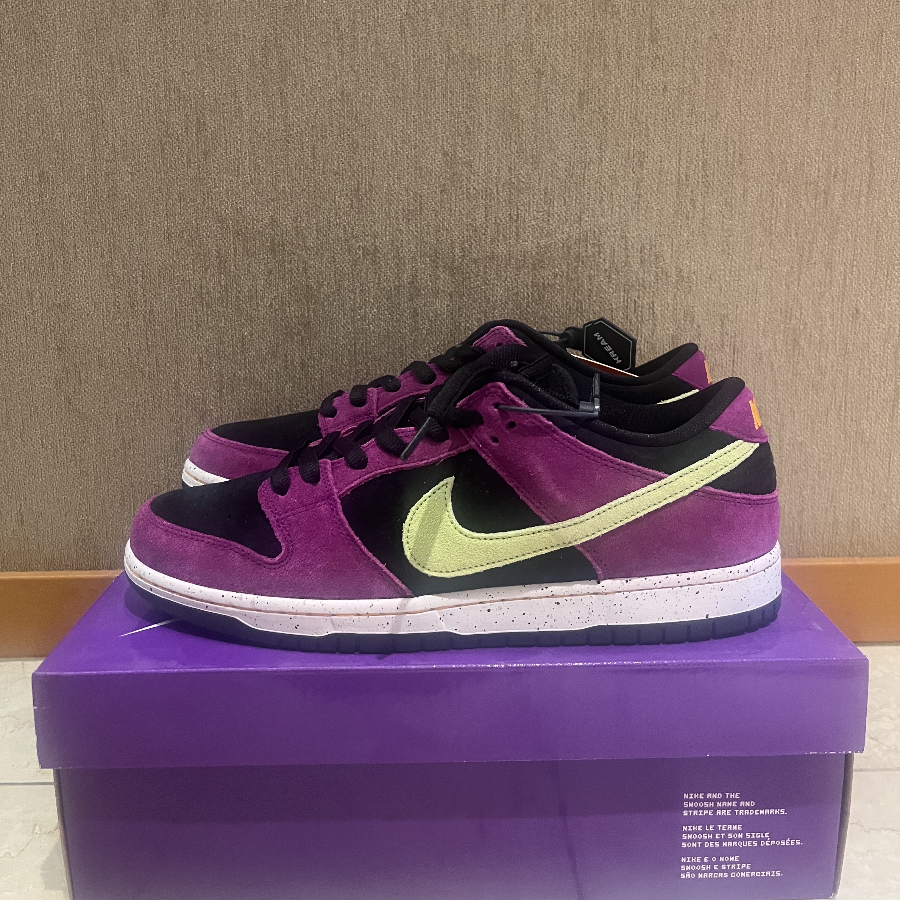 Nike SB Dunk Low Pro Red Plum 착용 스타일