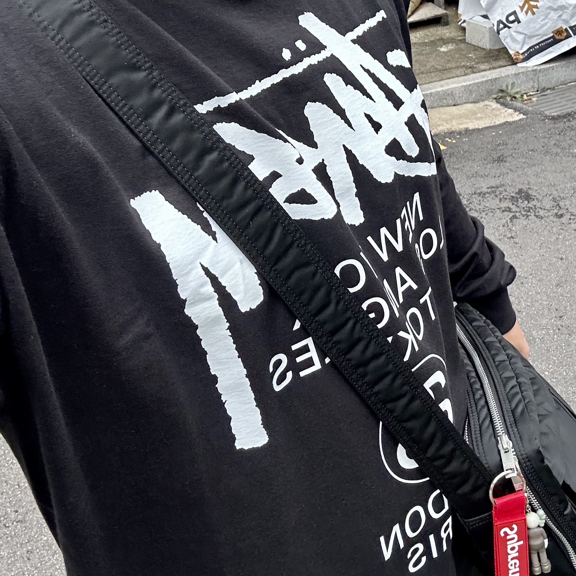 Stussy World Tour LS T-Shirt Black 착용 스타일 - 1