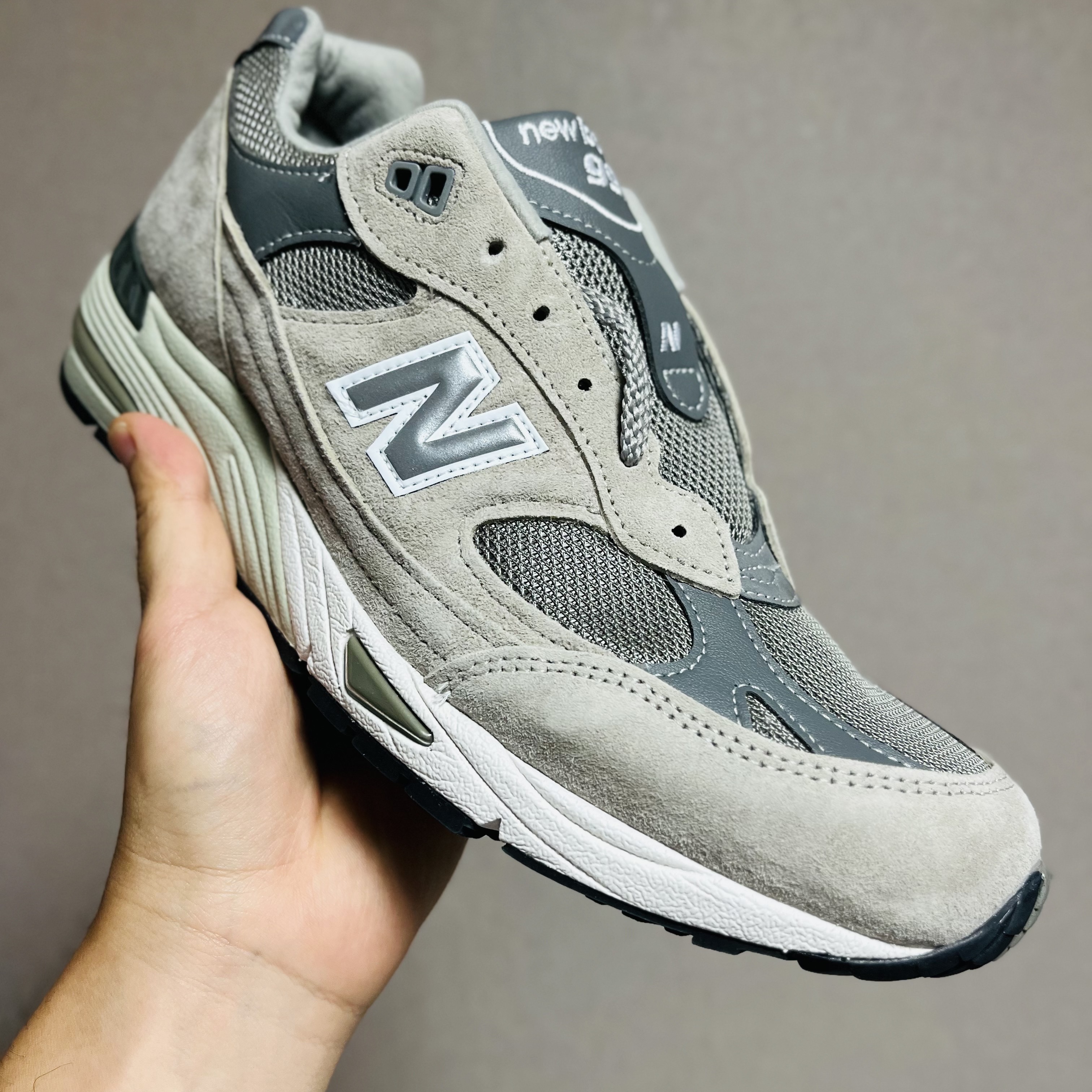 New Balance 991 Made in UK Grey 착용 스타일
