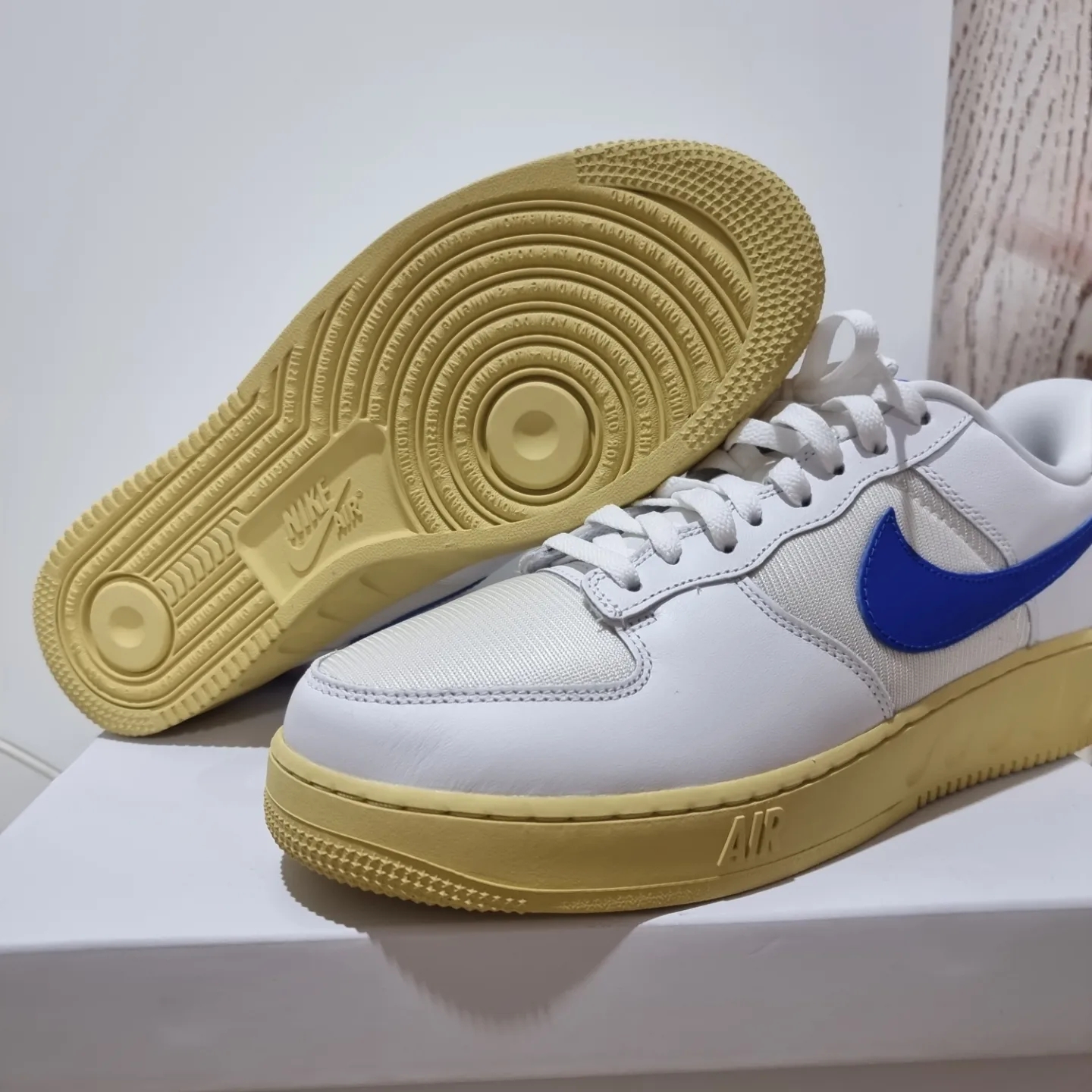 Nike Air Force 1 Low Unity White Racer Blue 착용 스타일 - 3