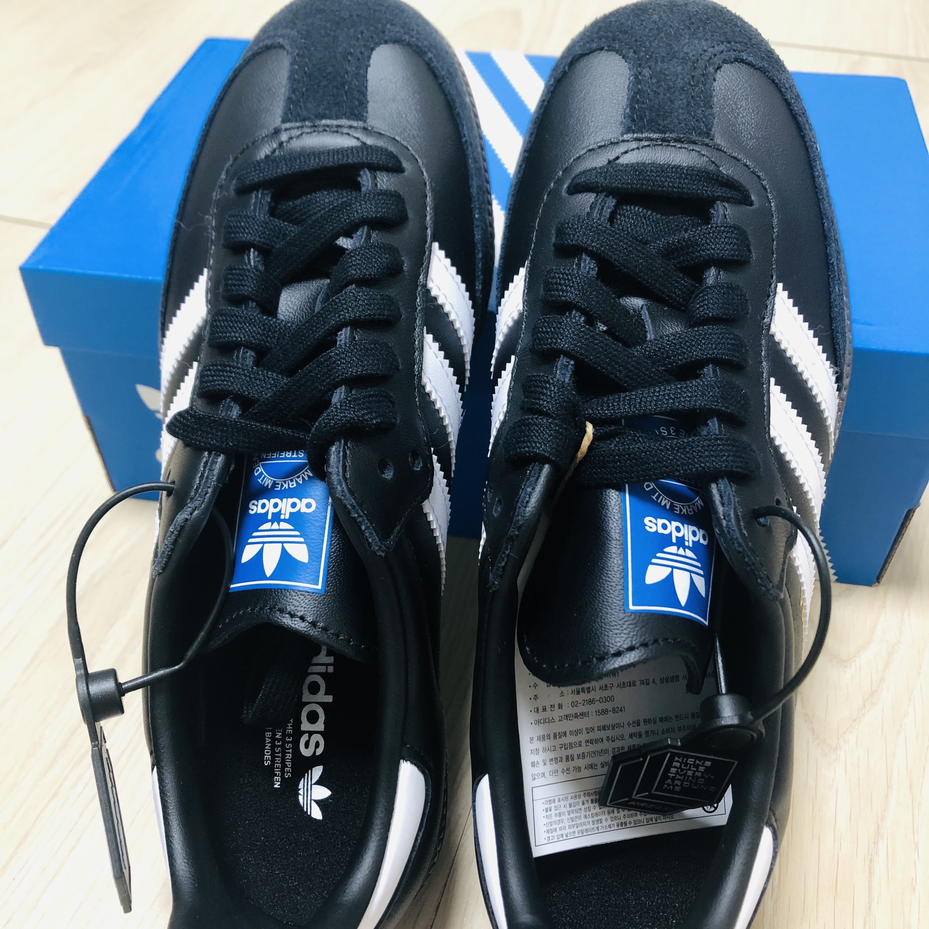 Adidas Samba OG Black White Gum 착용 스타일