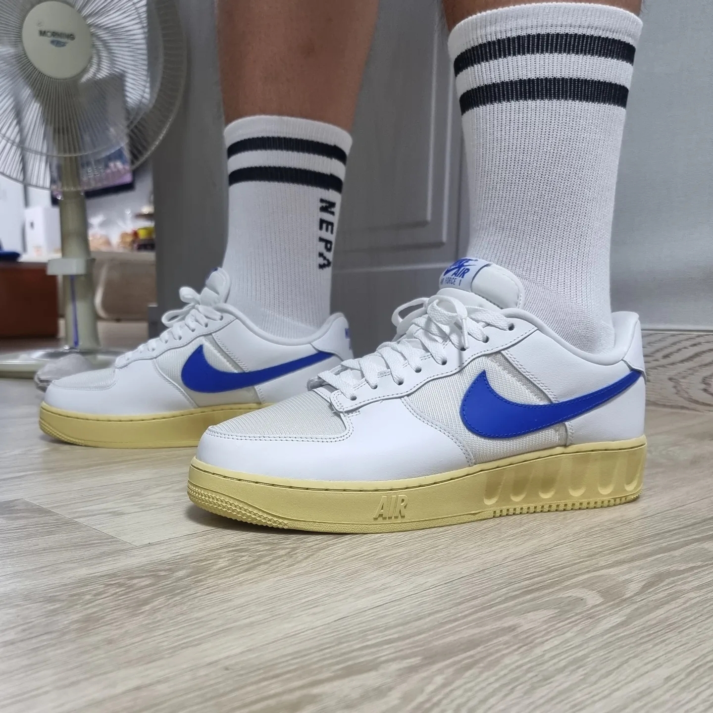 Nike Air Force 1 Low Unity White Racer Blue 착용 스타일 - 4