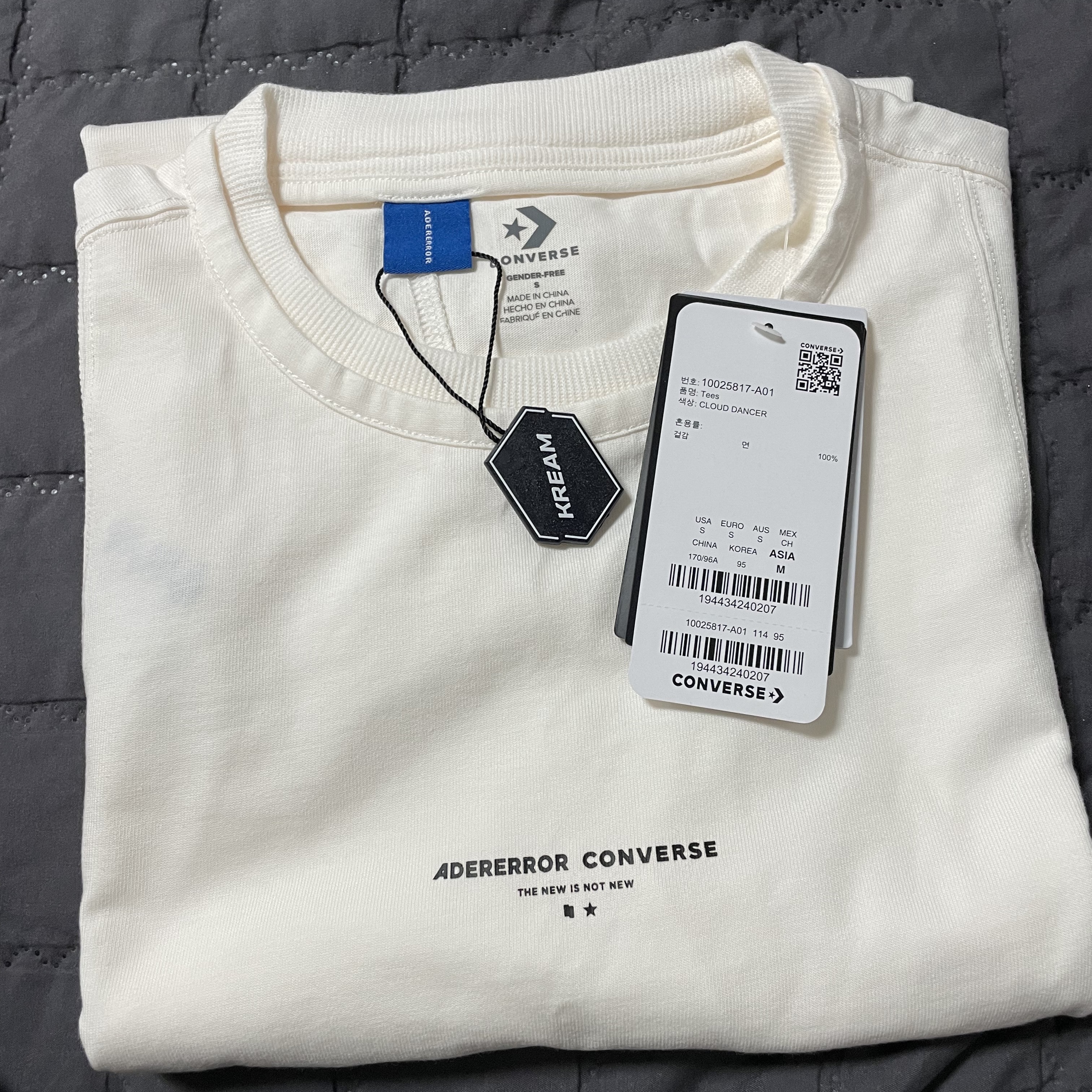 Converse x Ader Error Shapes T-Shirt Cloud Dancer 착용 스타일