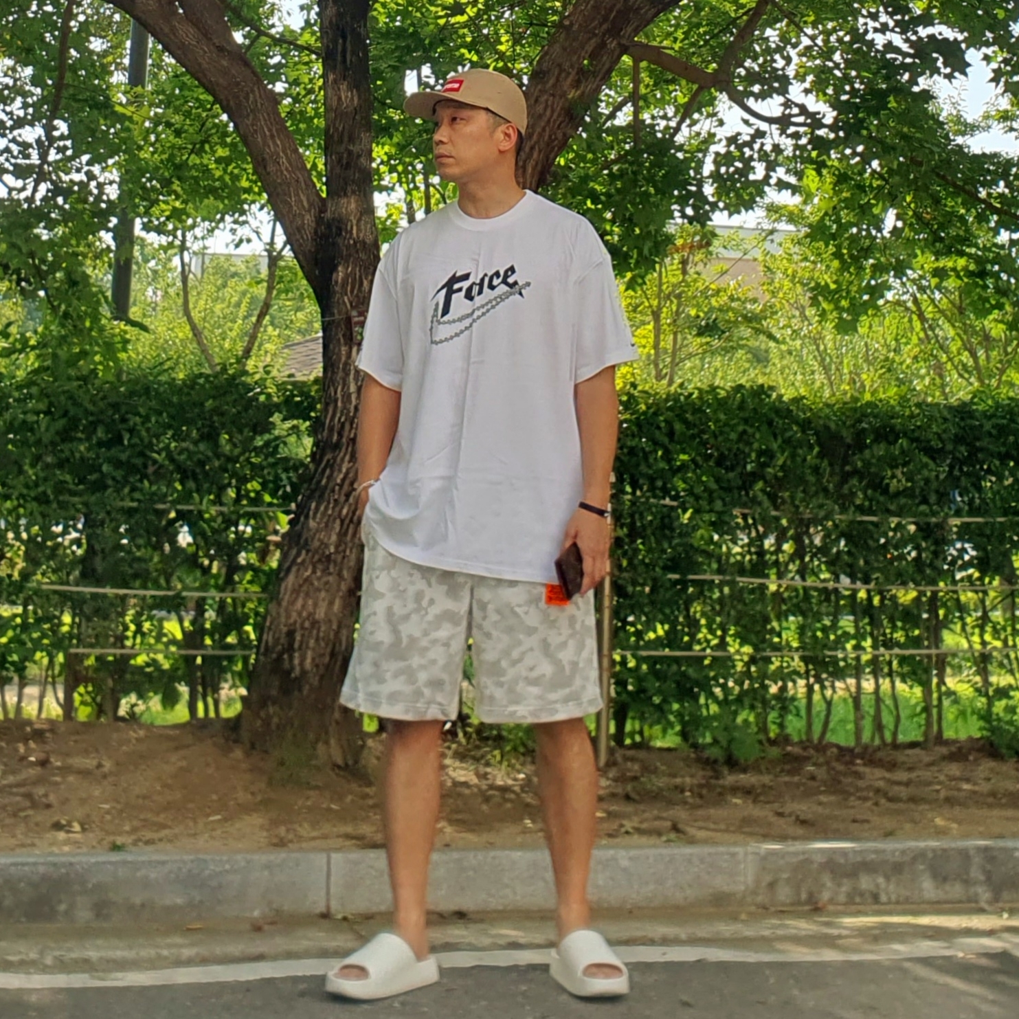 Nike Calm Slide Sail, Supreme Military Camp Cap Khaki - 20SS 착용 스타일 - 1