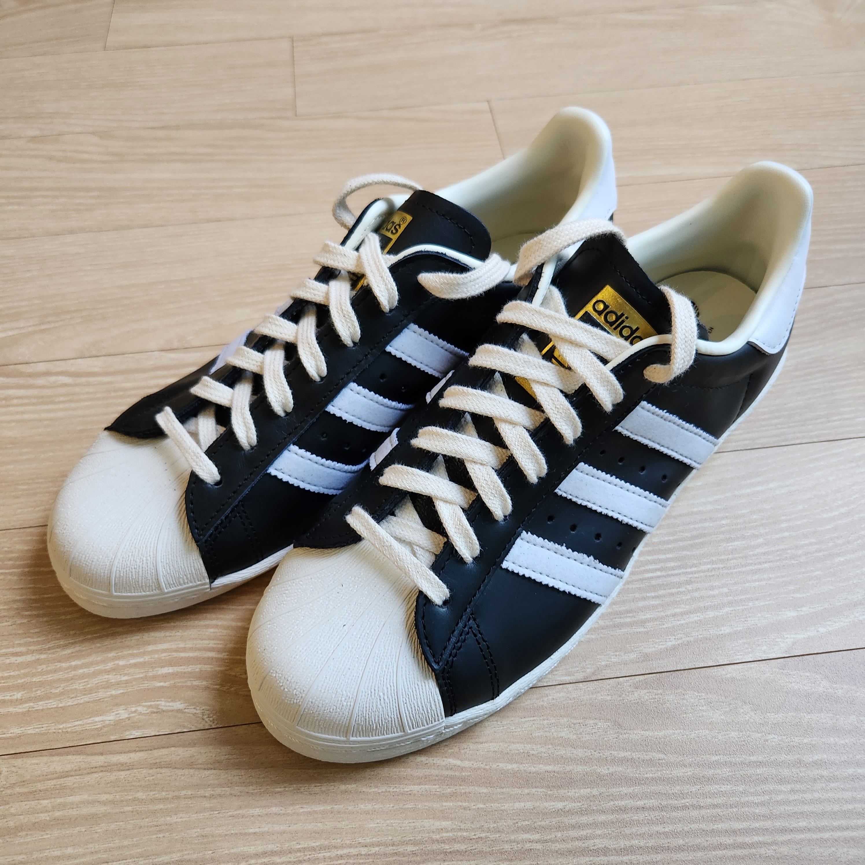 Adidas Superstar 82 FI Core Black 착용 스타일