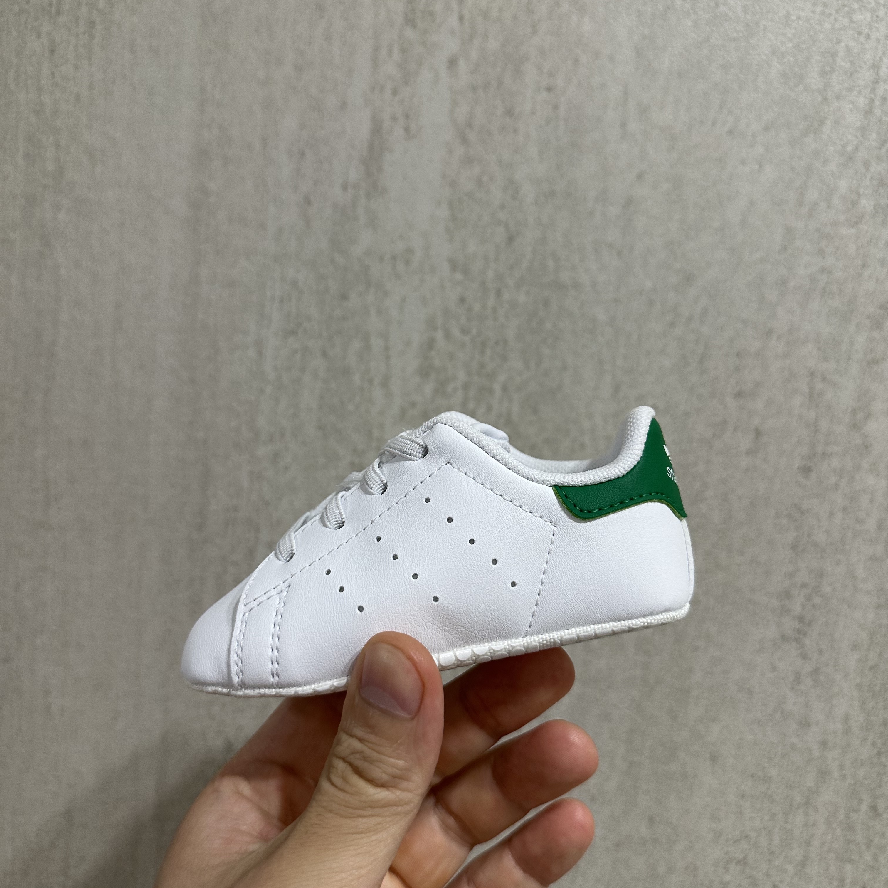 Adidas Stan Smith White Green OG 착용 스타일