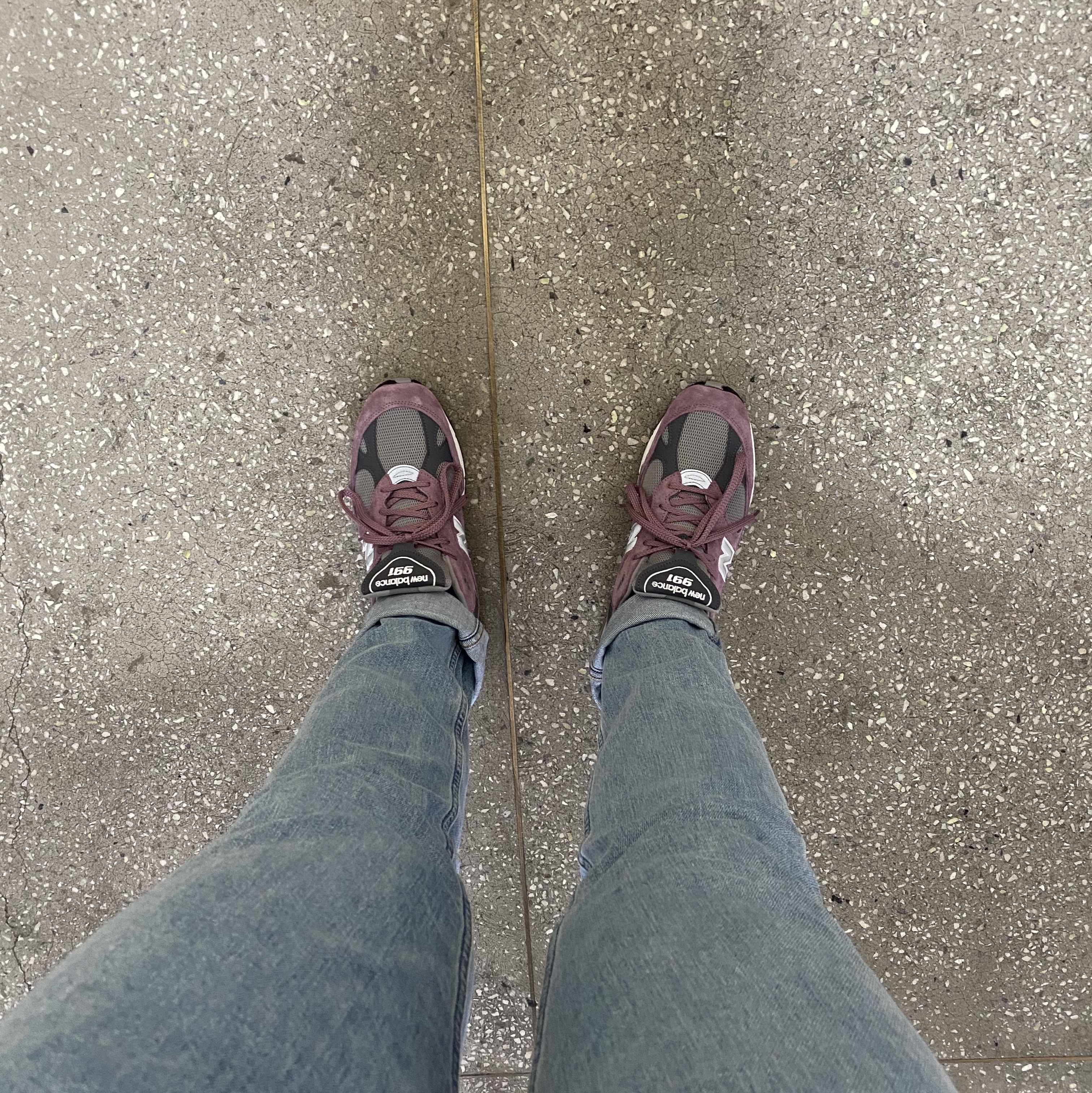 New Balance 991 Made in UK Pink Grey 착용 스타일