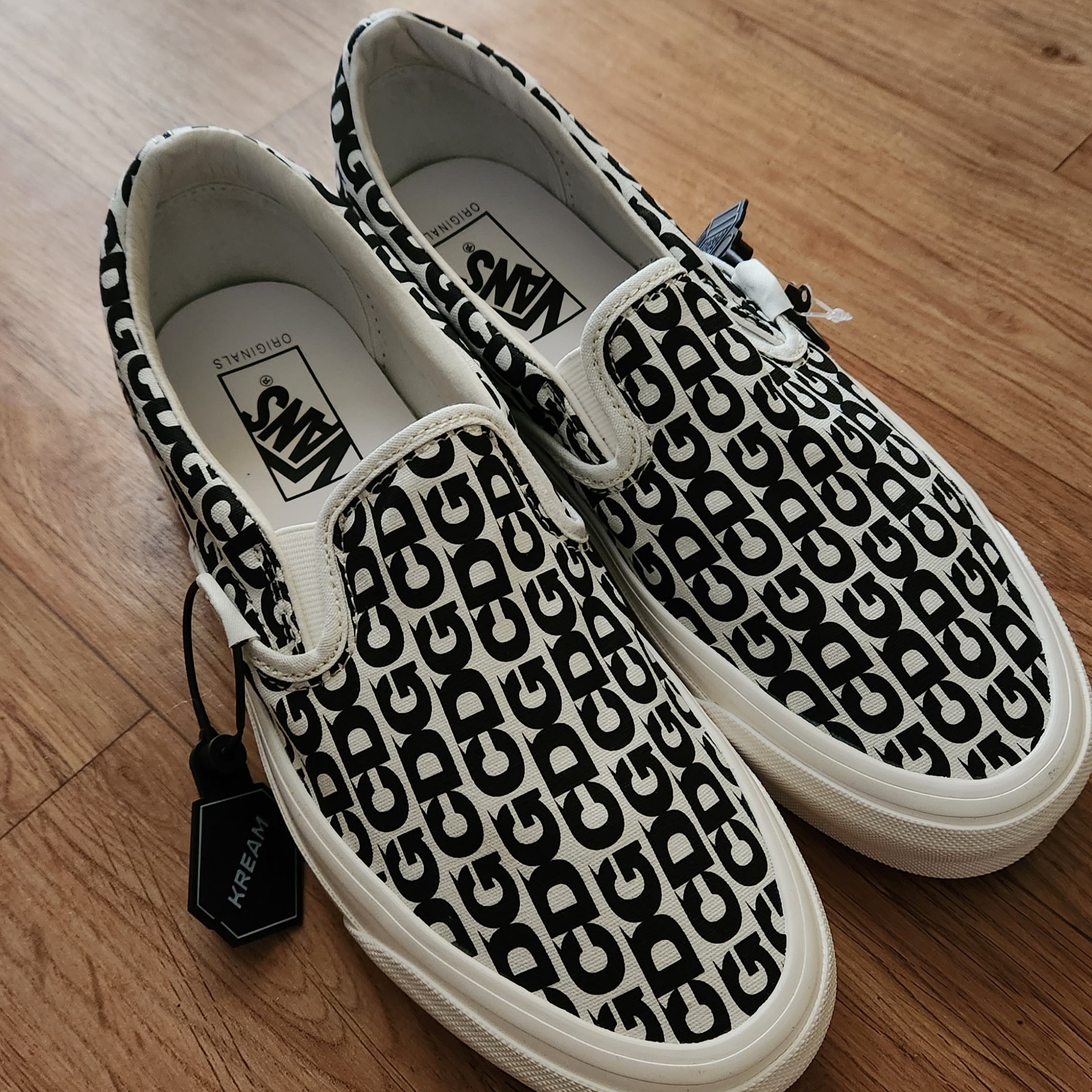 Vans Vault x CDG Slip-On LX White 착용 스타일