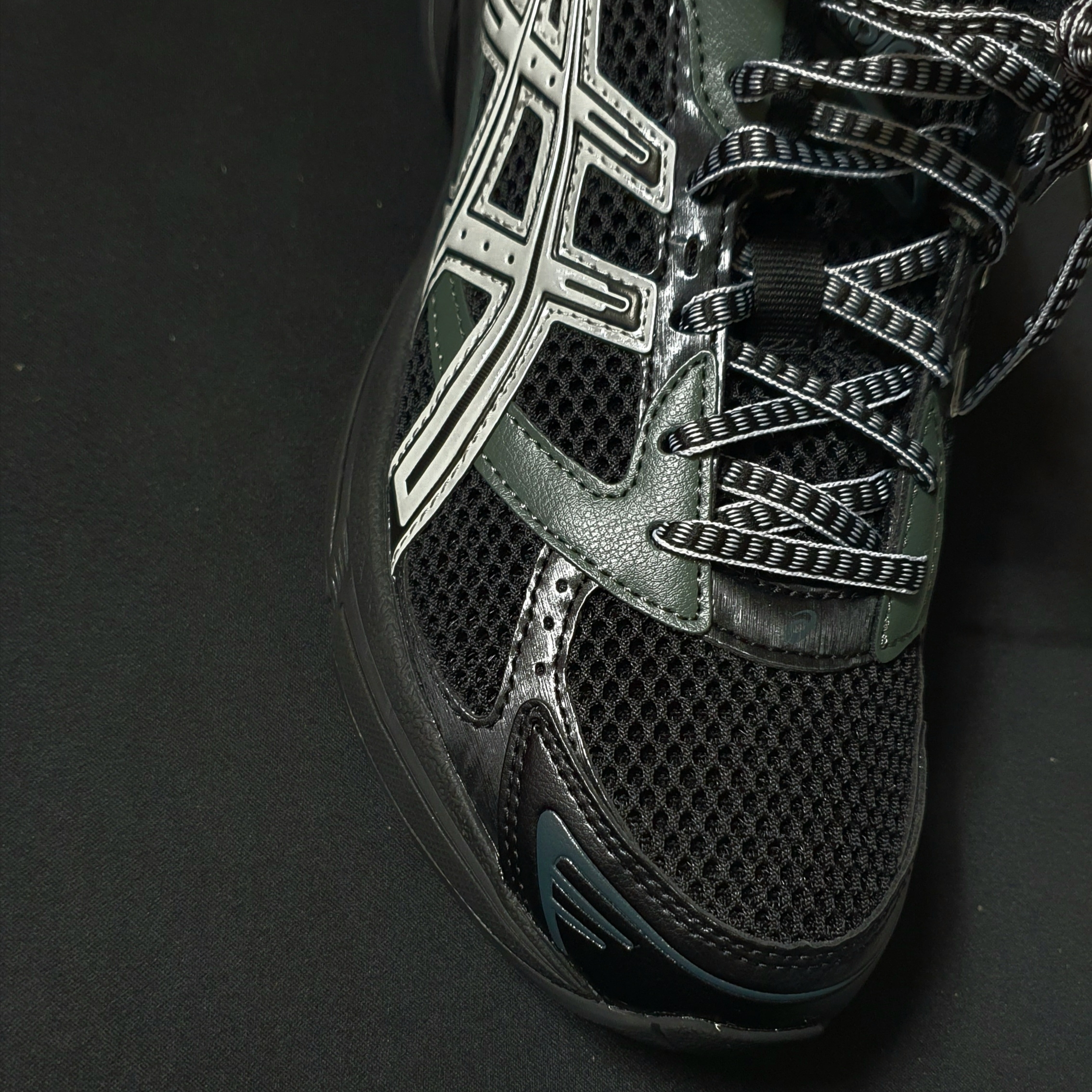 Asics Gel-1130 Black Glacier Grey - Folder Exclusive 착용 스타일 - 2
