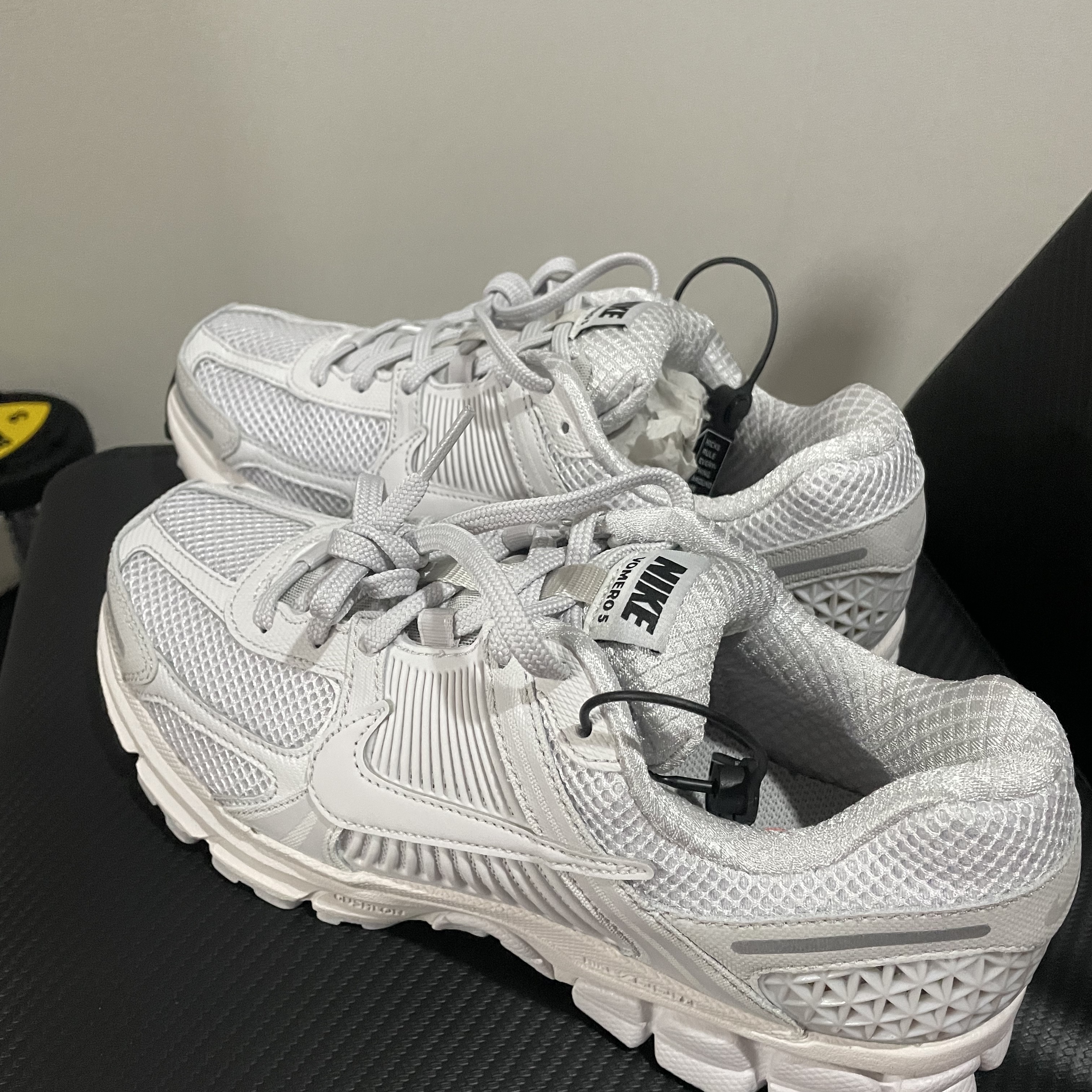 Nike Zoom Vomero 5 SP Vast Grey 2023 착용 스타일 - 3