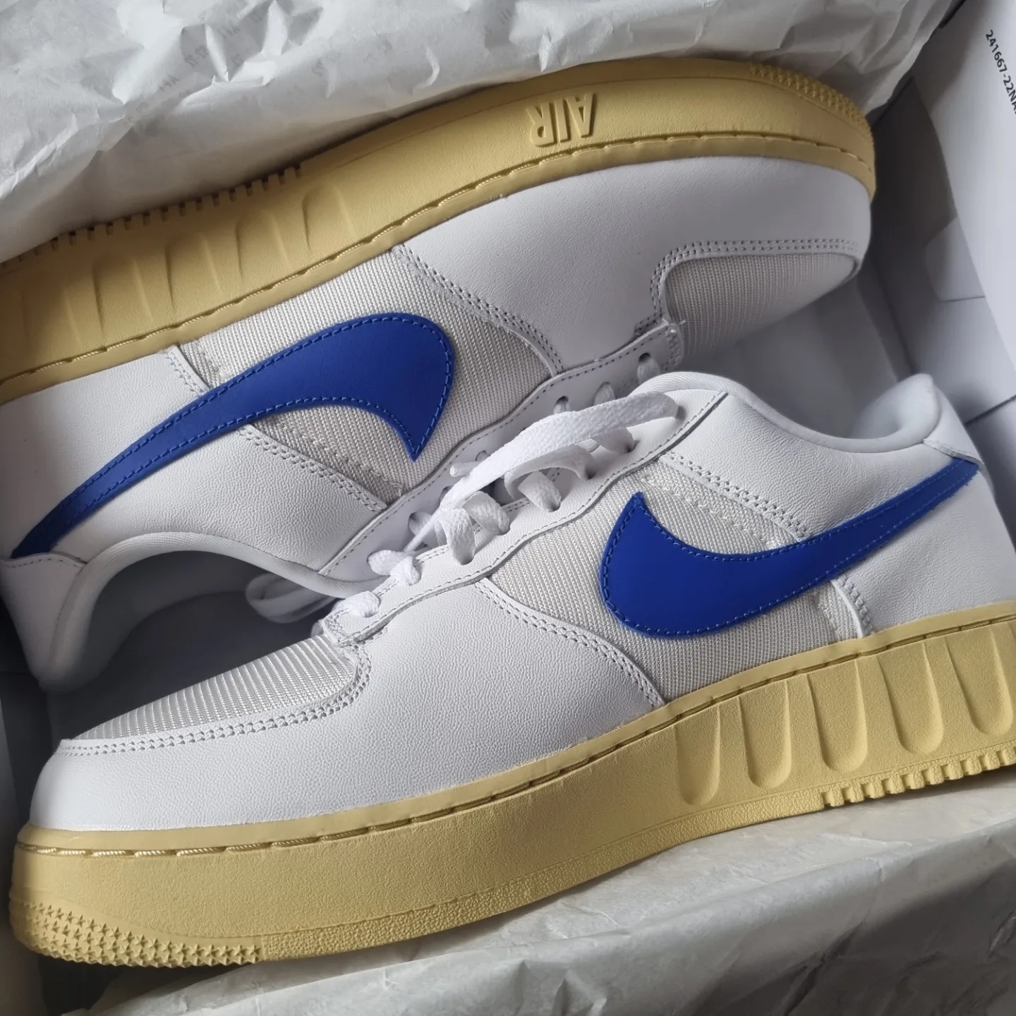 Nike Air Force 1 Low Unity White Racer Blue 착용 스타일 - 1