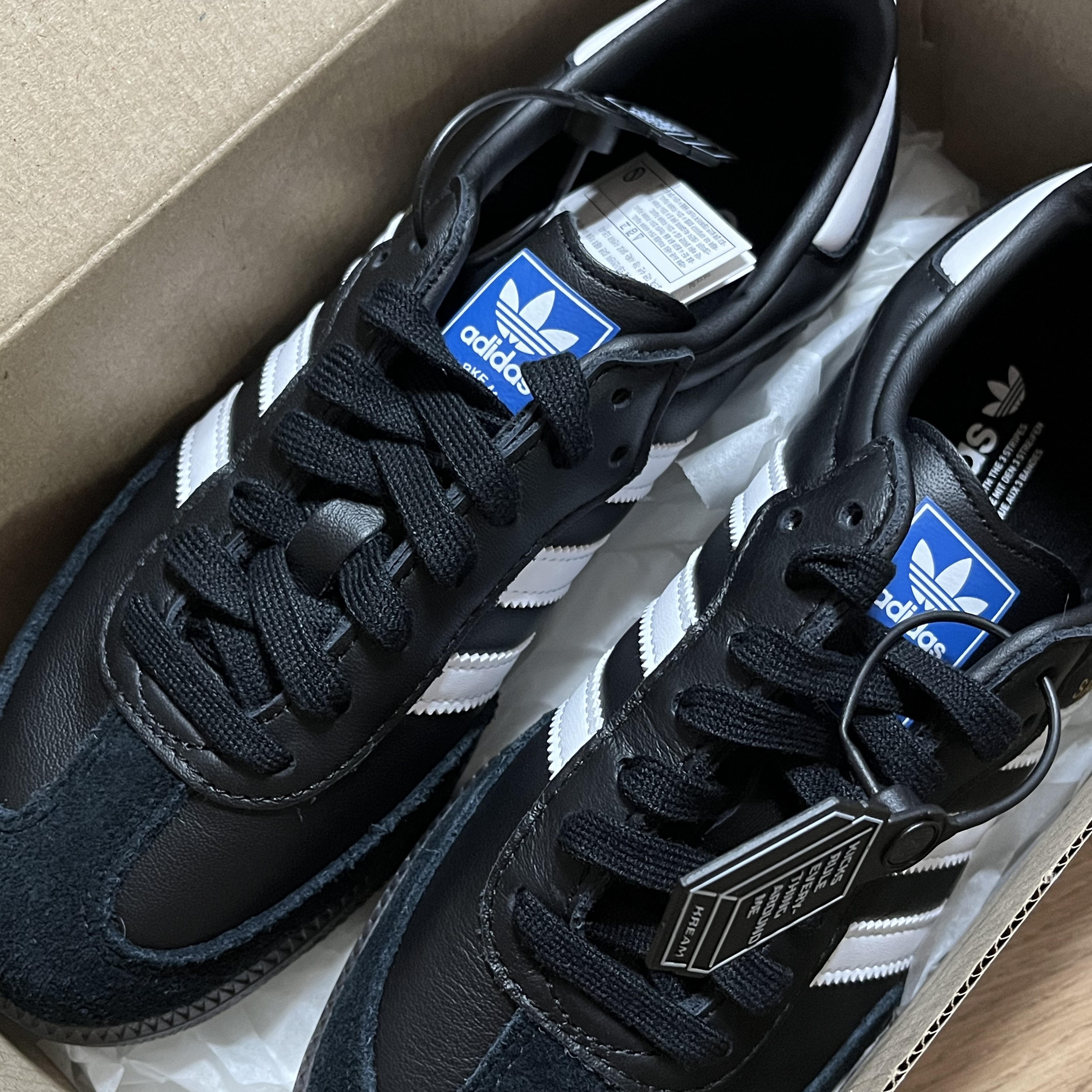 Adidas Samba OG Black White Gum 착용 스타일 - 1