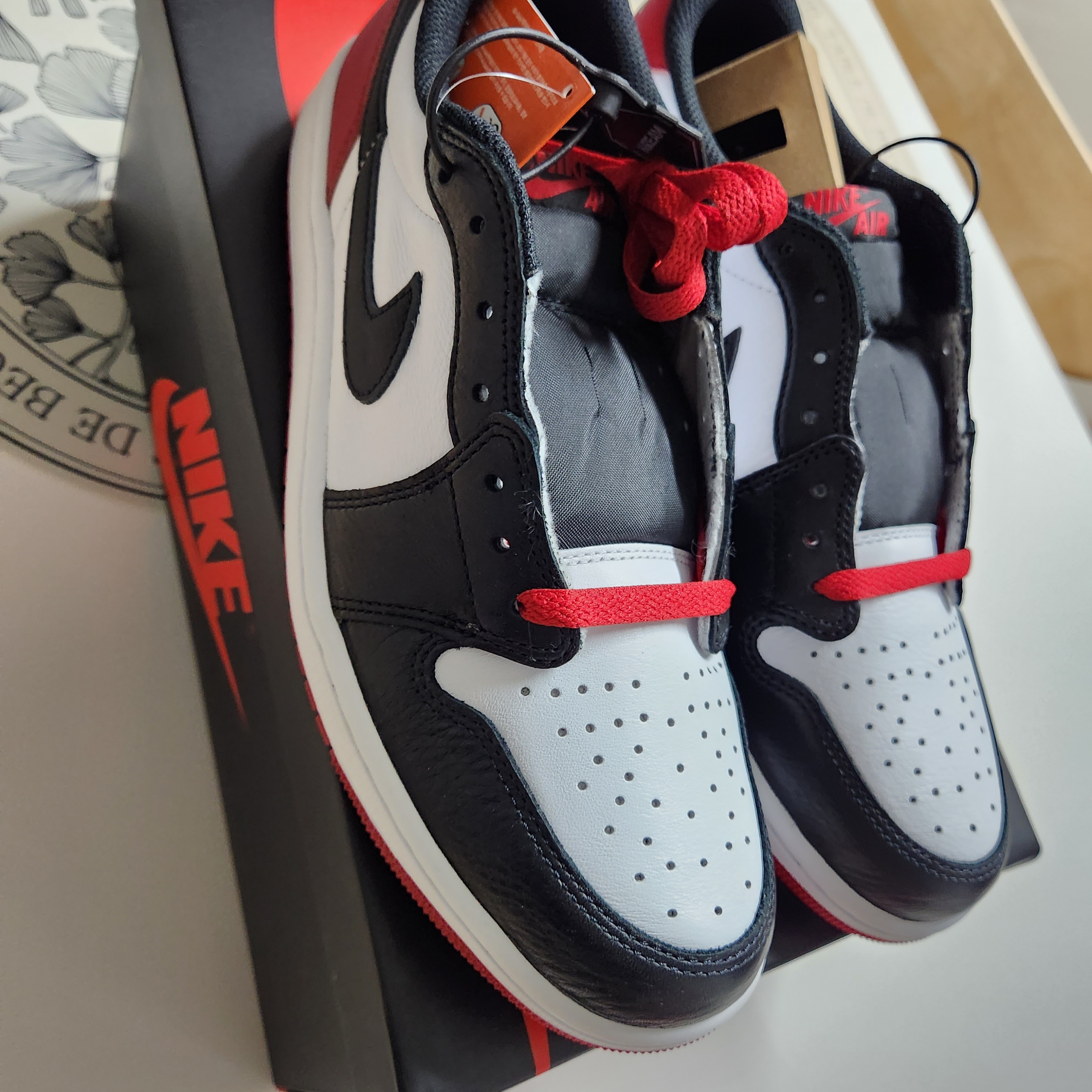 Jordan 1 Retro Low OG Black Toe 착용 스타일 - 3